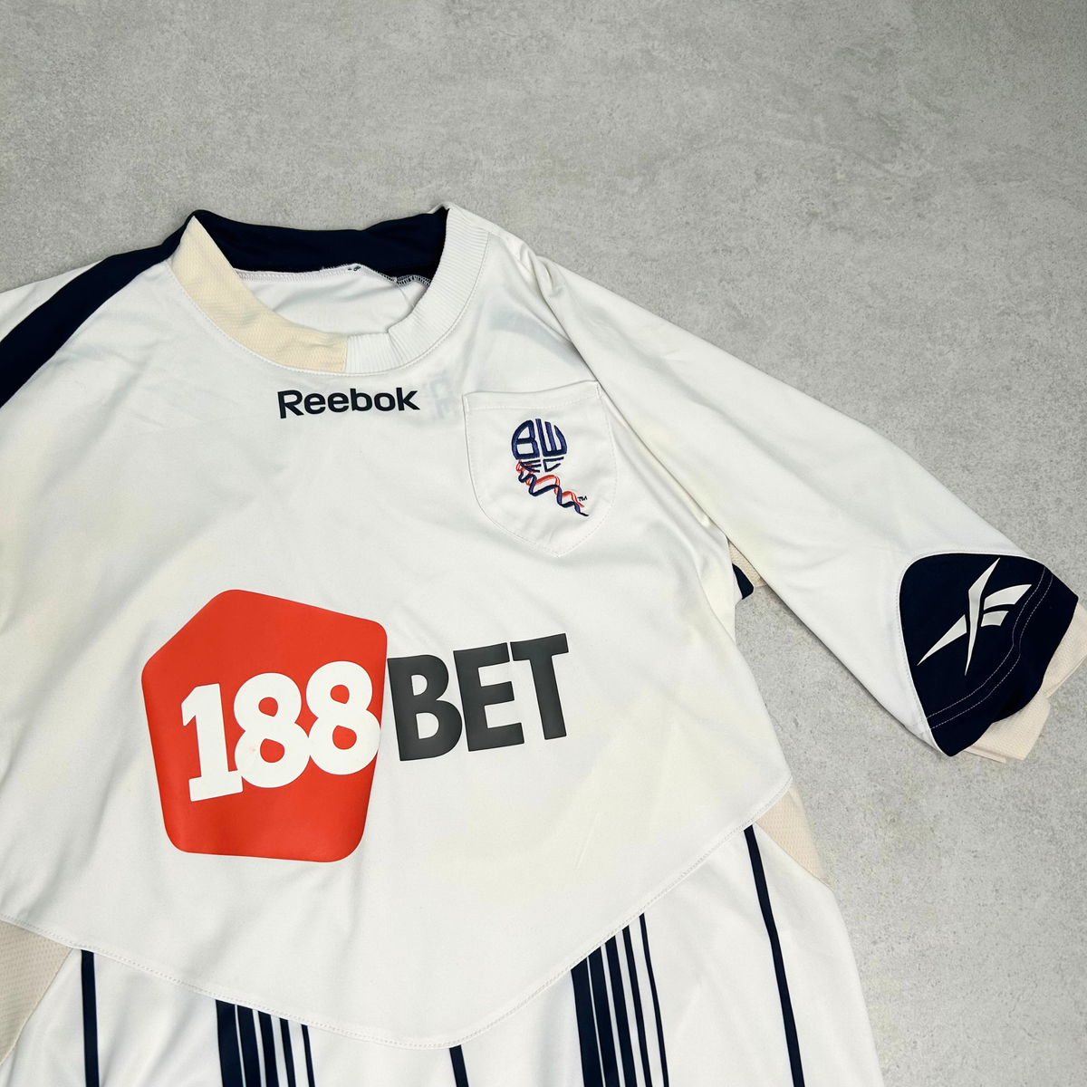 2009/10 Bolton Home Shirt Reebok Wilshere (M)