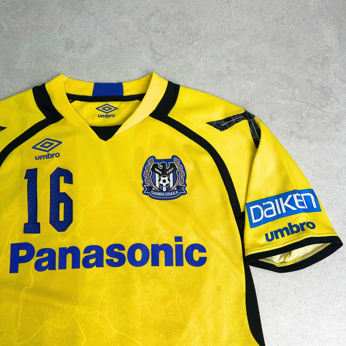 2016 Gamba Osaka Goalkeeper Shirt Umbro (M)
