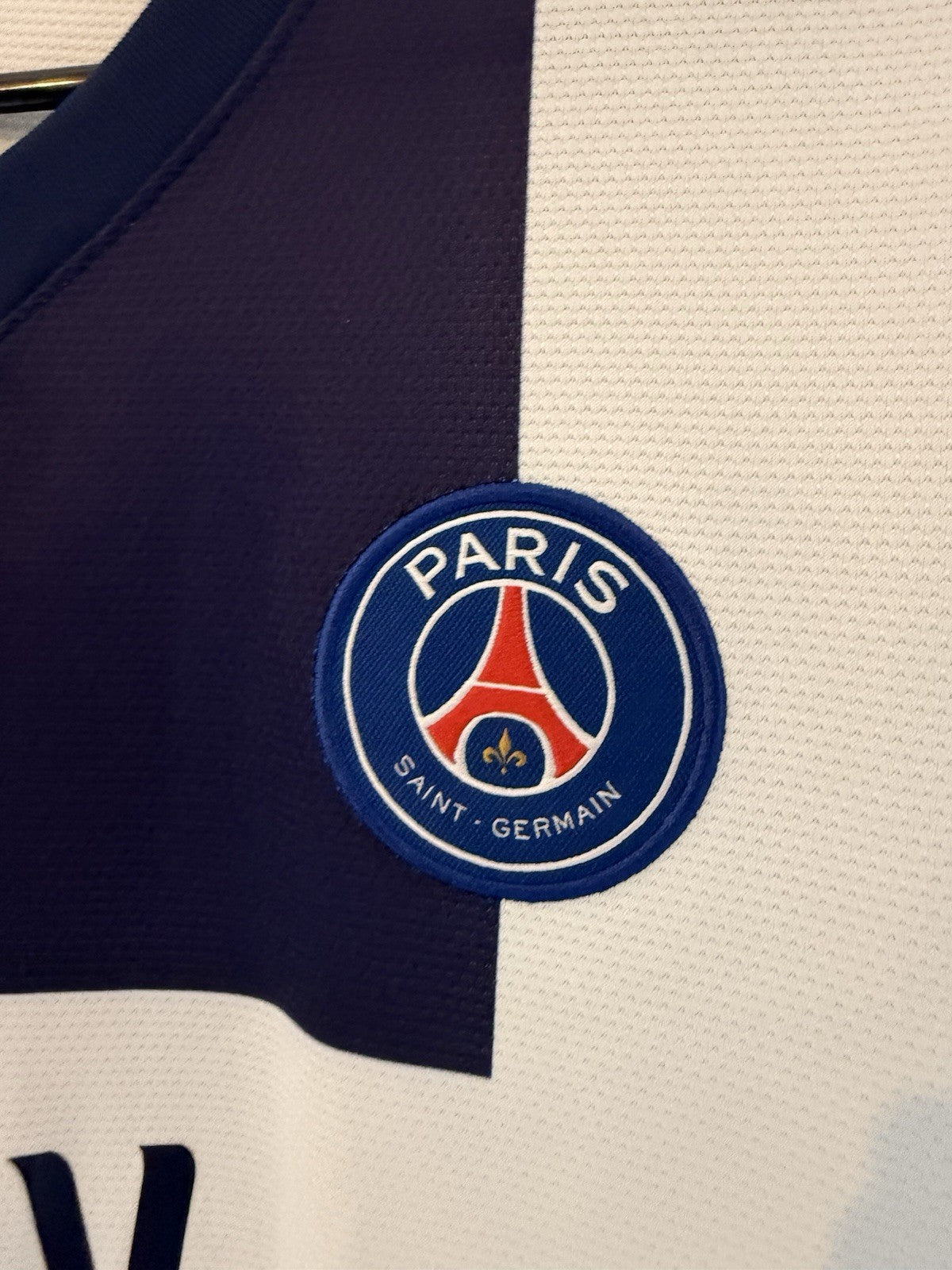 Paris St Germain 2013/14 Large Away Shirt Very Good Condition 544426-107