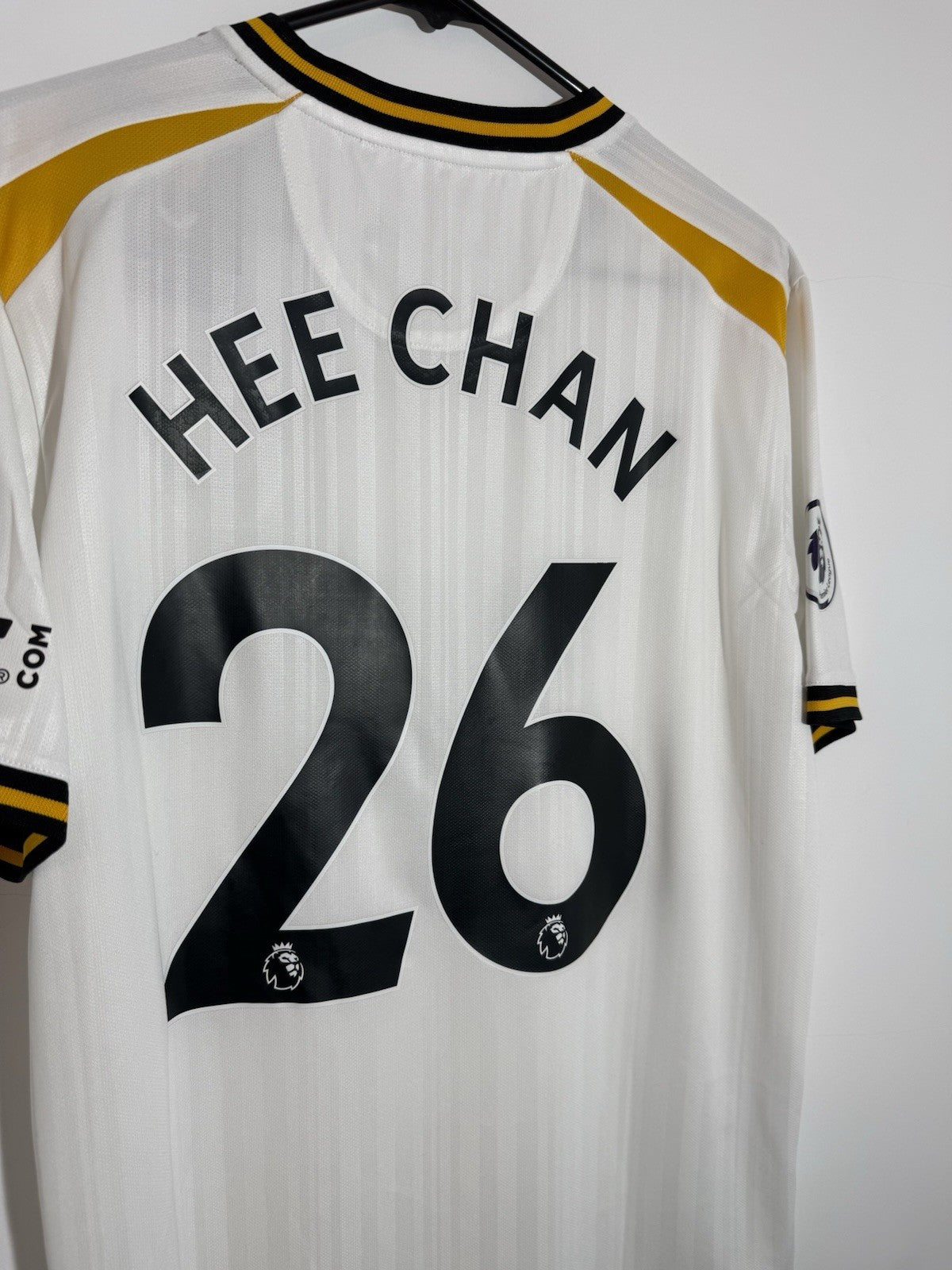 Wolverhampton Wanderers Hee Chan #26 2021/22 Large 3rd Shirt Castore BNWT