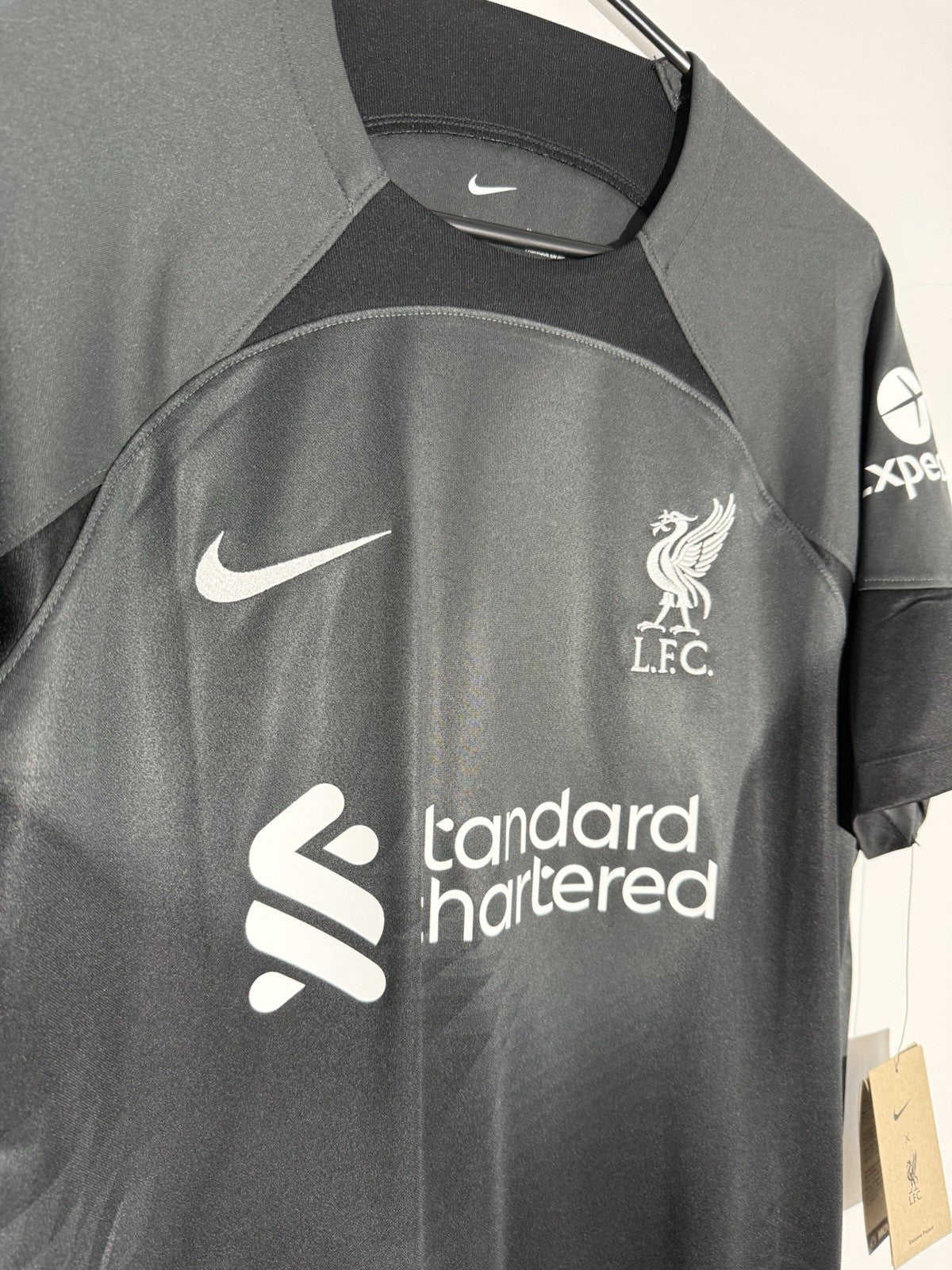Liverpool A. Becker #1 2022/23 Medium Home GK BNWT DJ7681-061