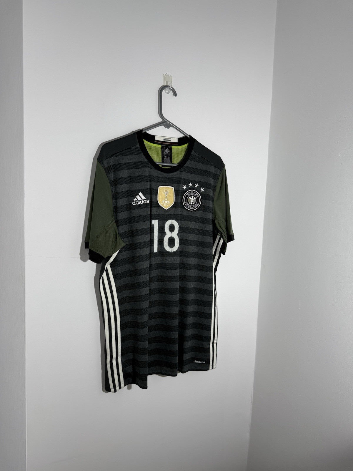 Germany Kroos #18 Euro 2016 Large Away Shirt BNWT AA0110