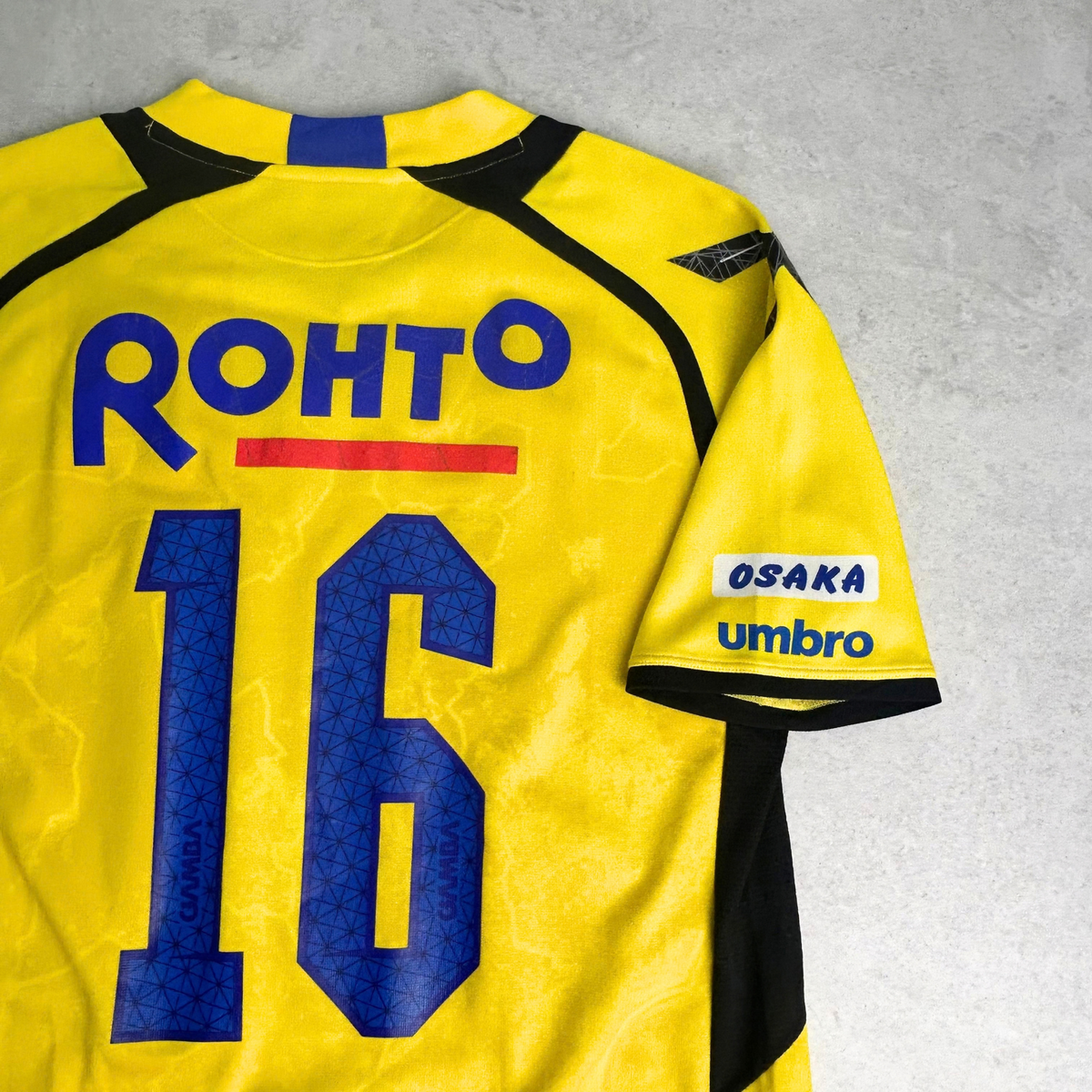 2016 Gamba Osaka Goalkeeper Shirt Umbro (M)