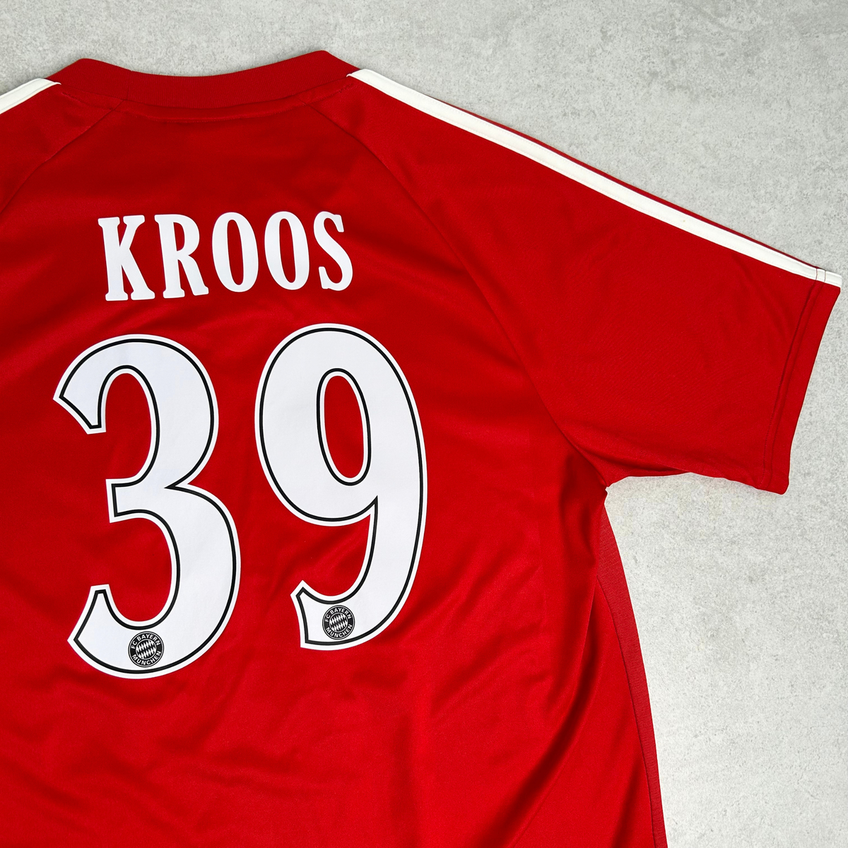 2010/11 Bayern Munich Home Shirt Adidas Kroos (S)