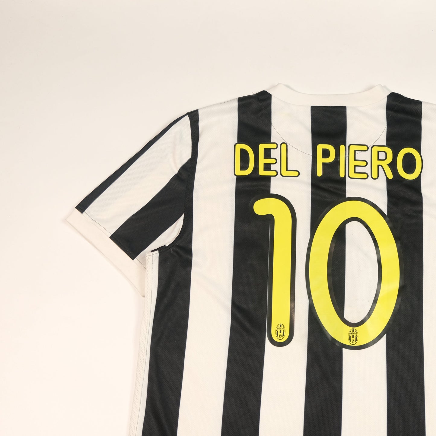 2009/10 Juventus Home Shirt Del Piero Nike (L)