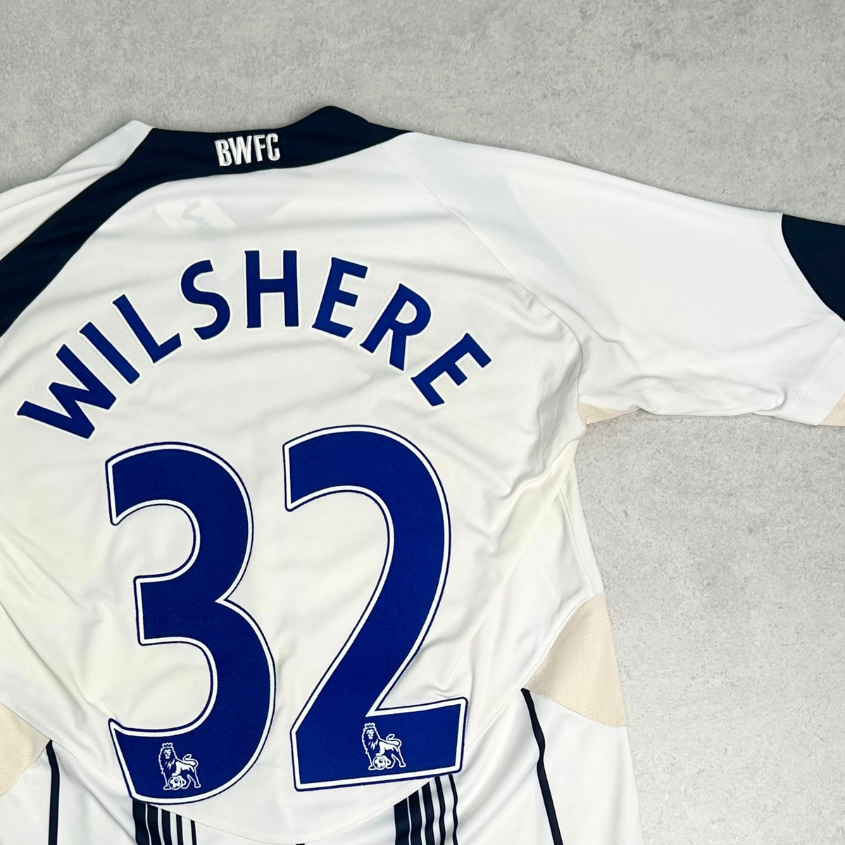 2009/10 Bolton Home Shirt Reebok Wilshere (M)