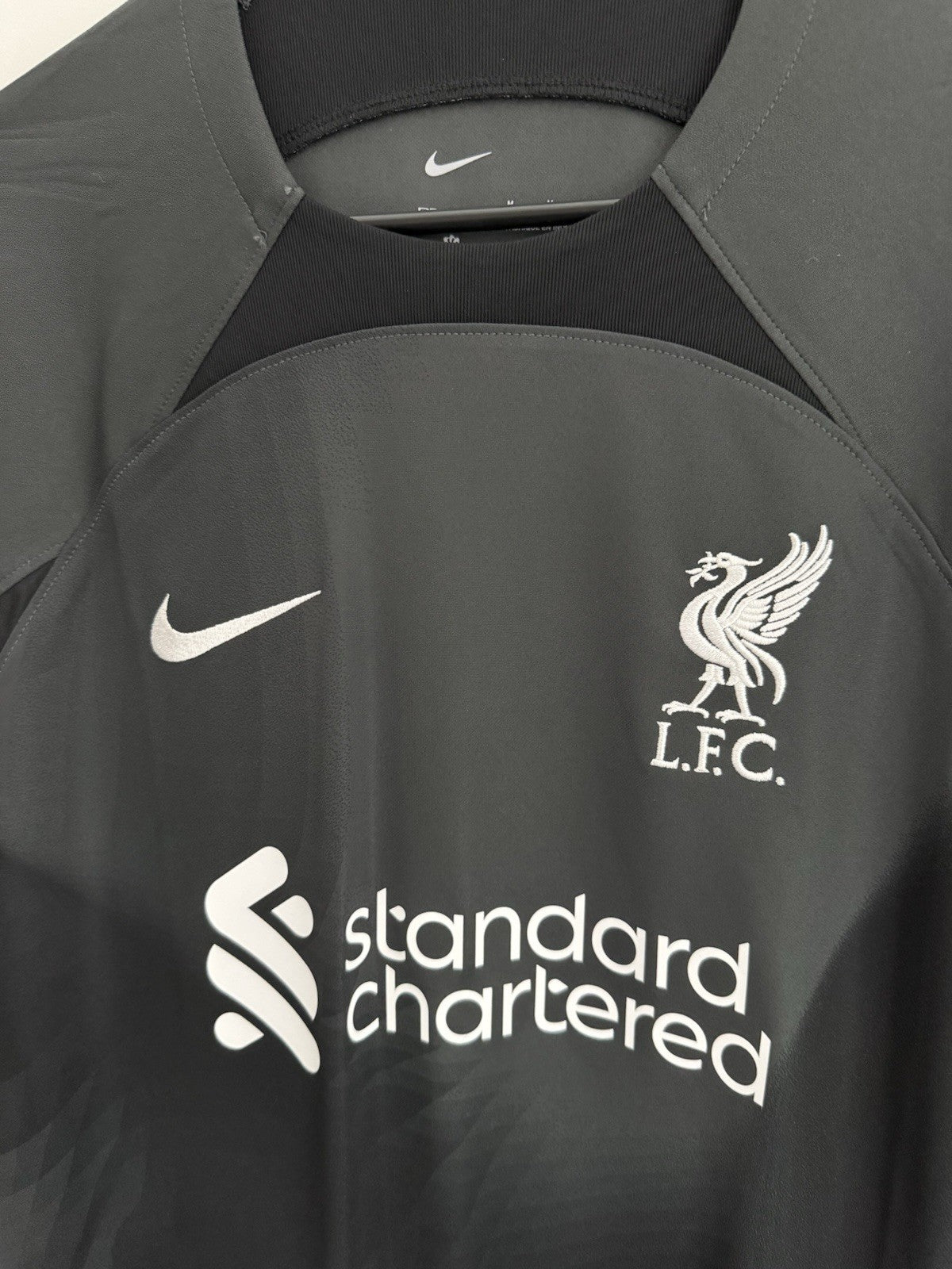 Liverpool A. Becker #1 2022/23 Medium Home GK BNWT DJ7681-061