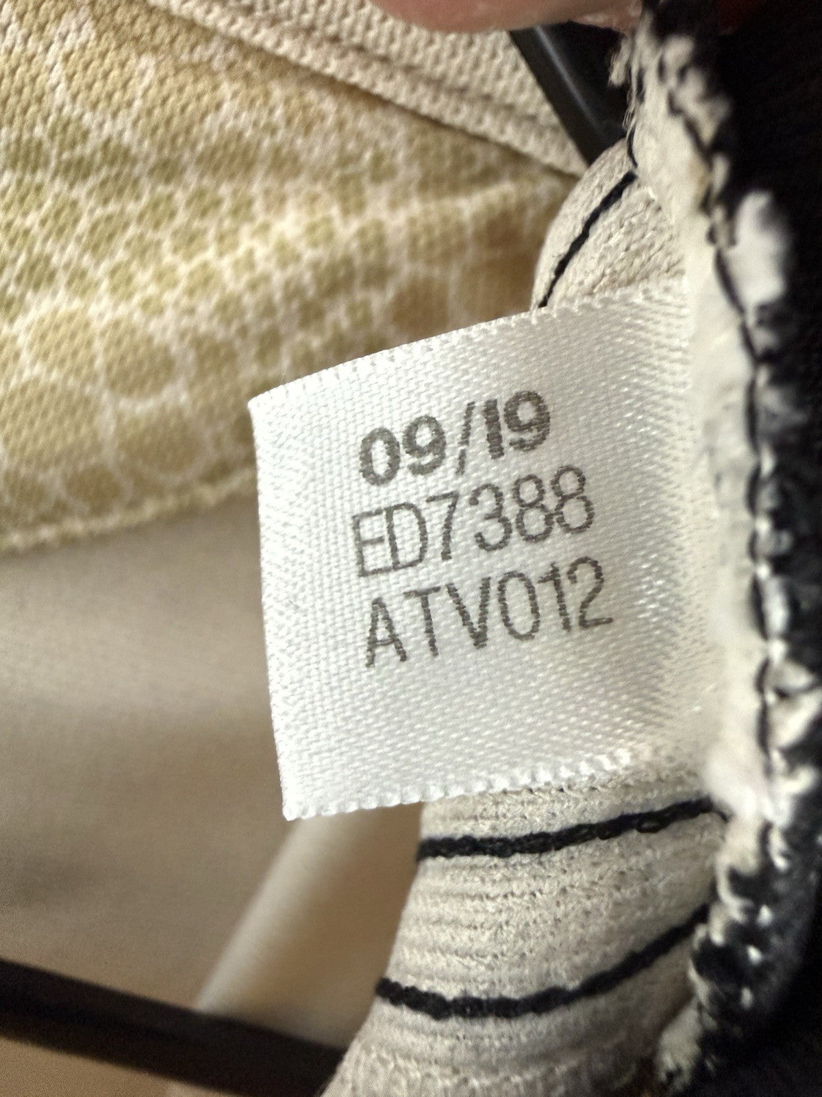 Manchester United Shaw #23 2019/20 Medium Away Shirt Excellent Condition ED7388