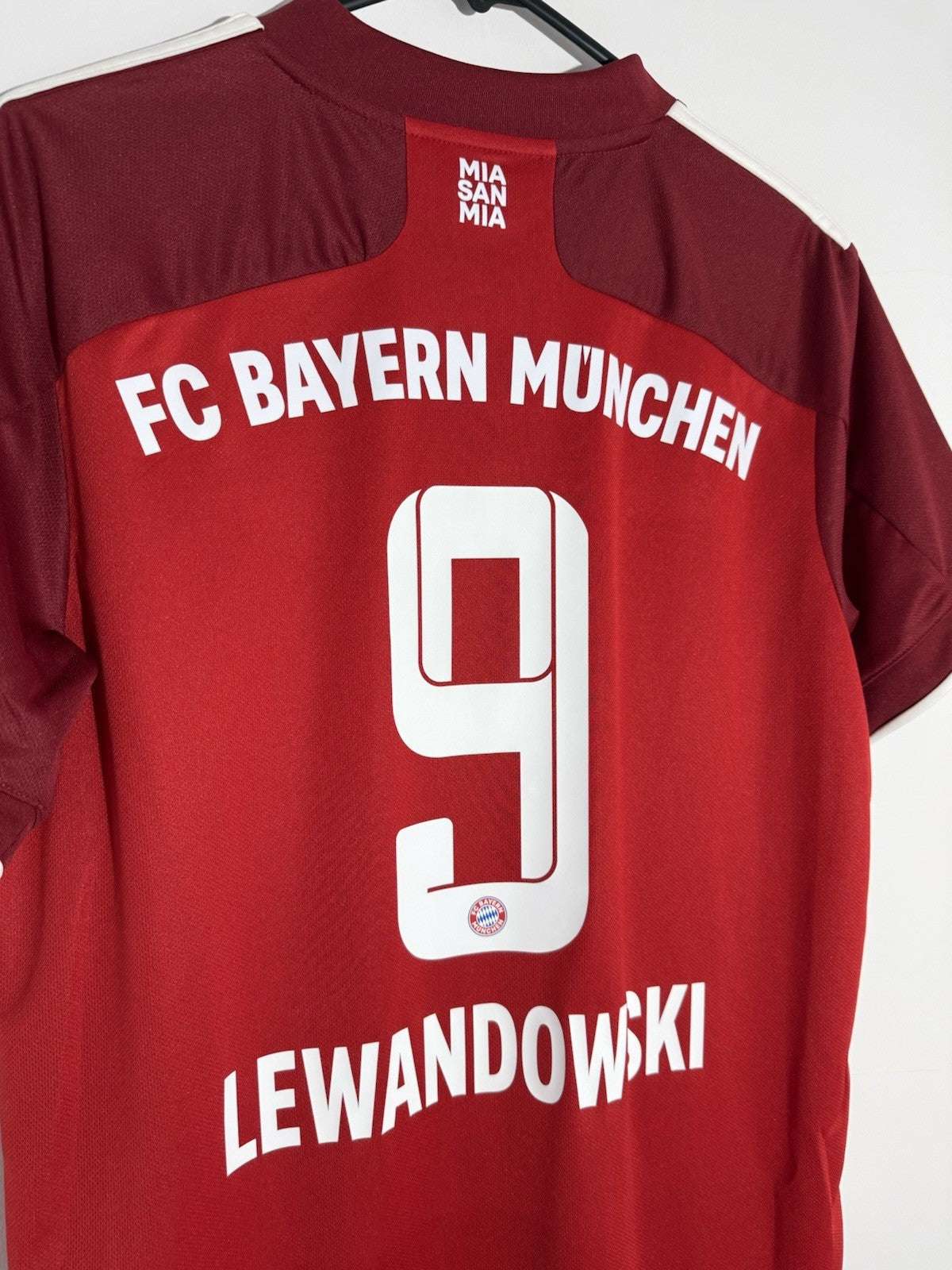 Bayern Munich Lewandowski #9 2021/22 Medium Home BNWT GM5313