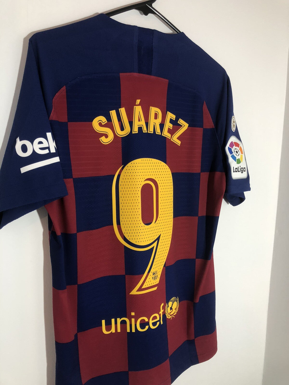Barcelona Suarez #9 2019/20 Medium Vaporknit Home Excellent Condition AJ5257-456