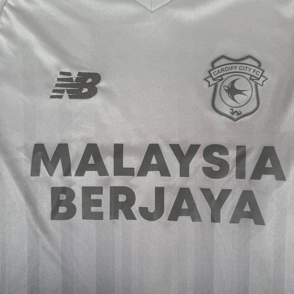 Cardiff City 2022/2023 Away Football Shirt  Medium