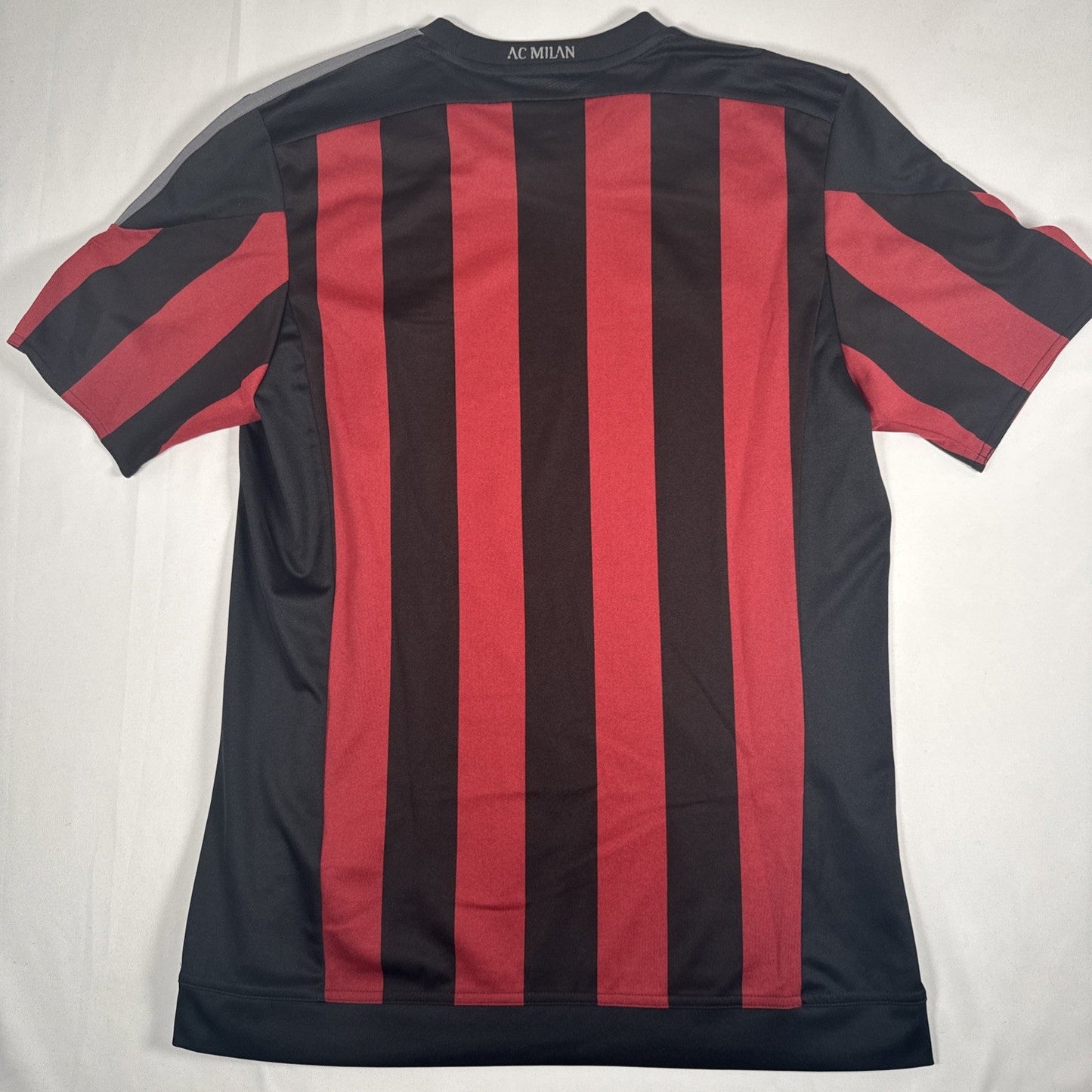 AC Milan 2015/2016 Home Football Shirt   Medium