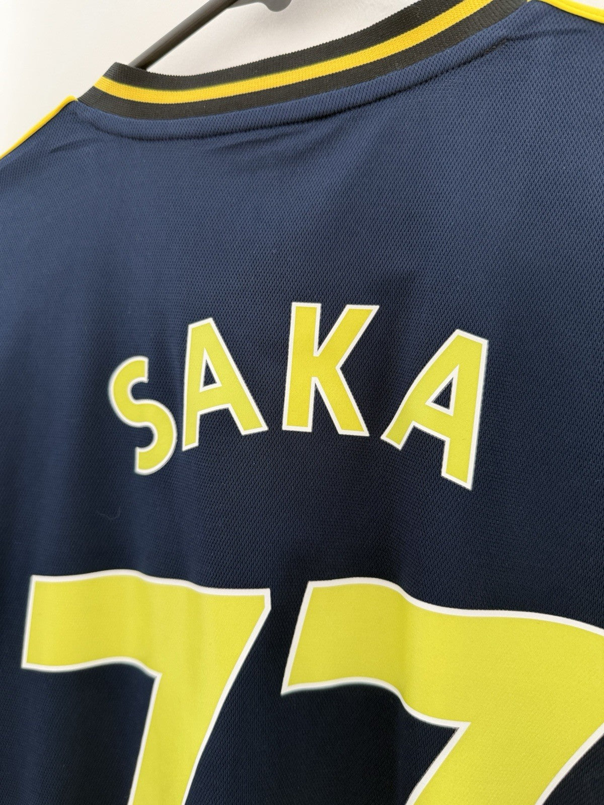 Arsenal Saka #77 2019/20 Medium 3rd Shirt Excellent Condition FJ9322