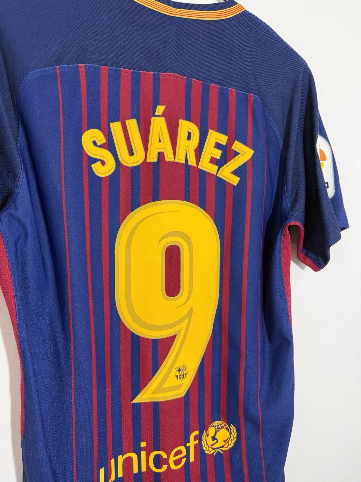 Barcelona Suarez #9 2017/18 Small Aeroswift Home Excellent Condition 847190-456