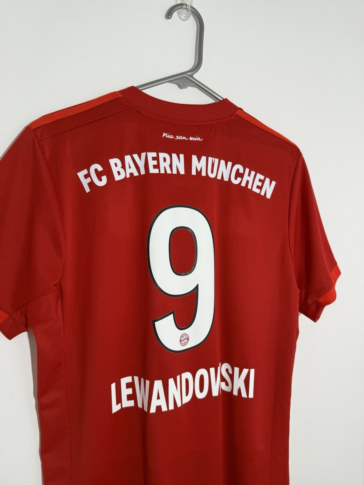 Bayern Munich Lewandowski #9 2019/20 Medium Home Excellent Condition DW7410