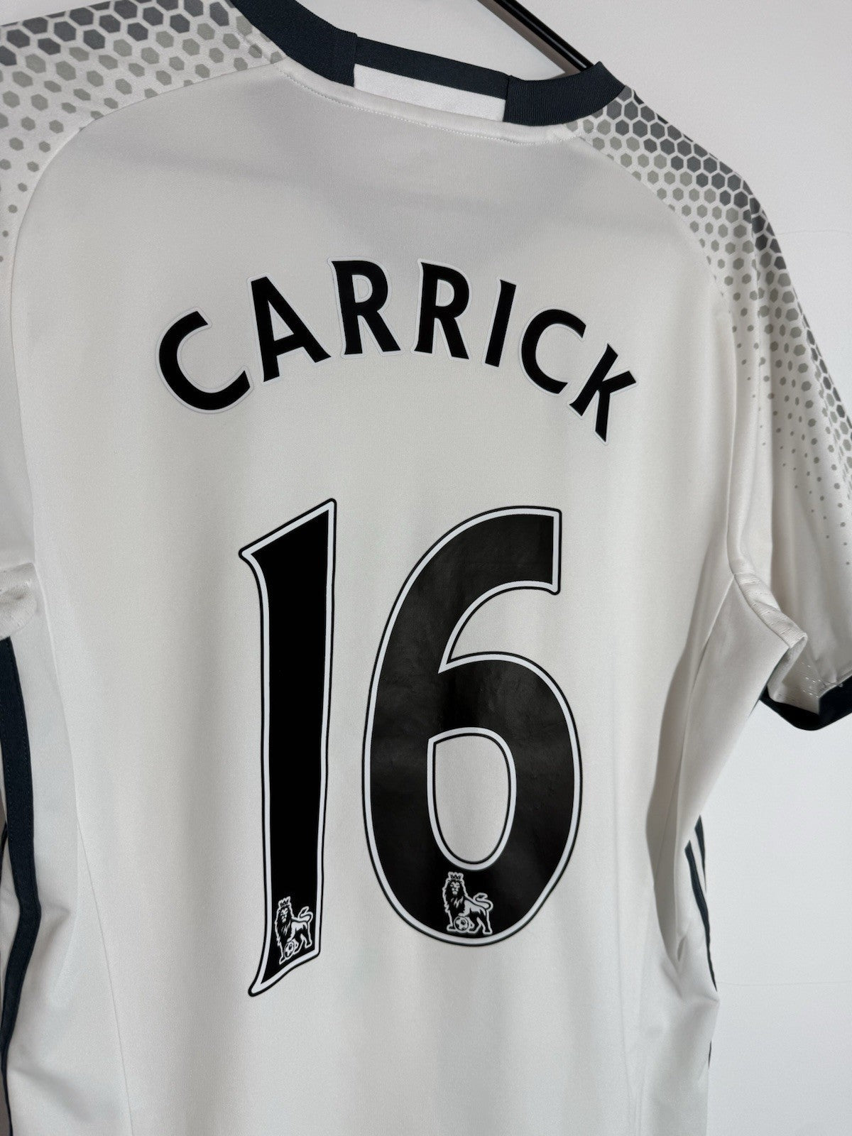 Manchester United Carrick #16 2016/17 Medium 3rd Excellent Condition AI6690