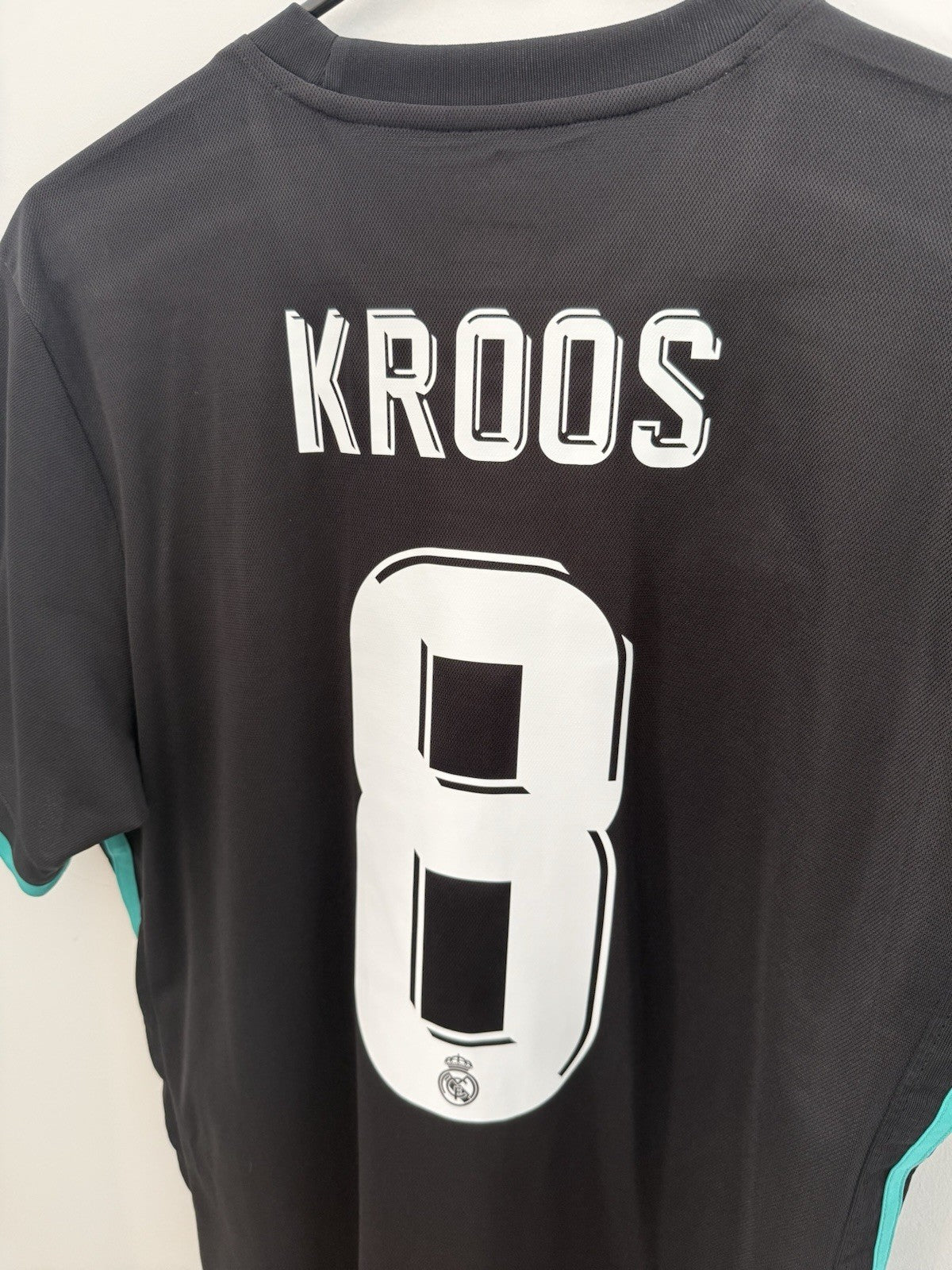 Real Madrid Kroos #8 2017/18 Medium Away Shirt Adidas Excellent Condition BR3543