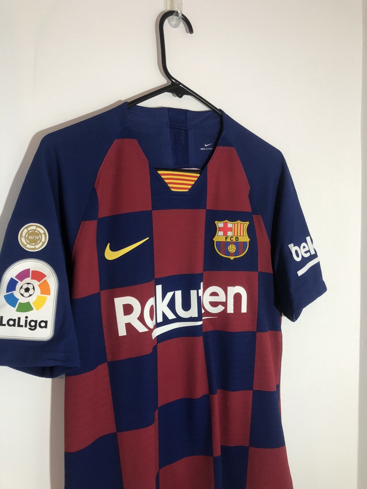 Barcelona Suarez #9 2019/20 Medium Vaporknit Home Excellent Condition AJ5257-456
