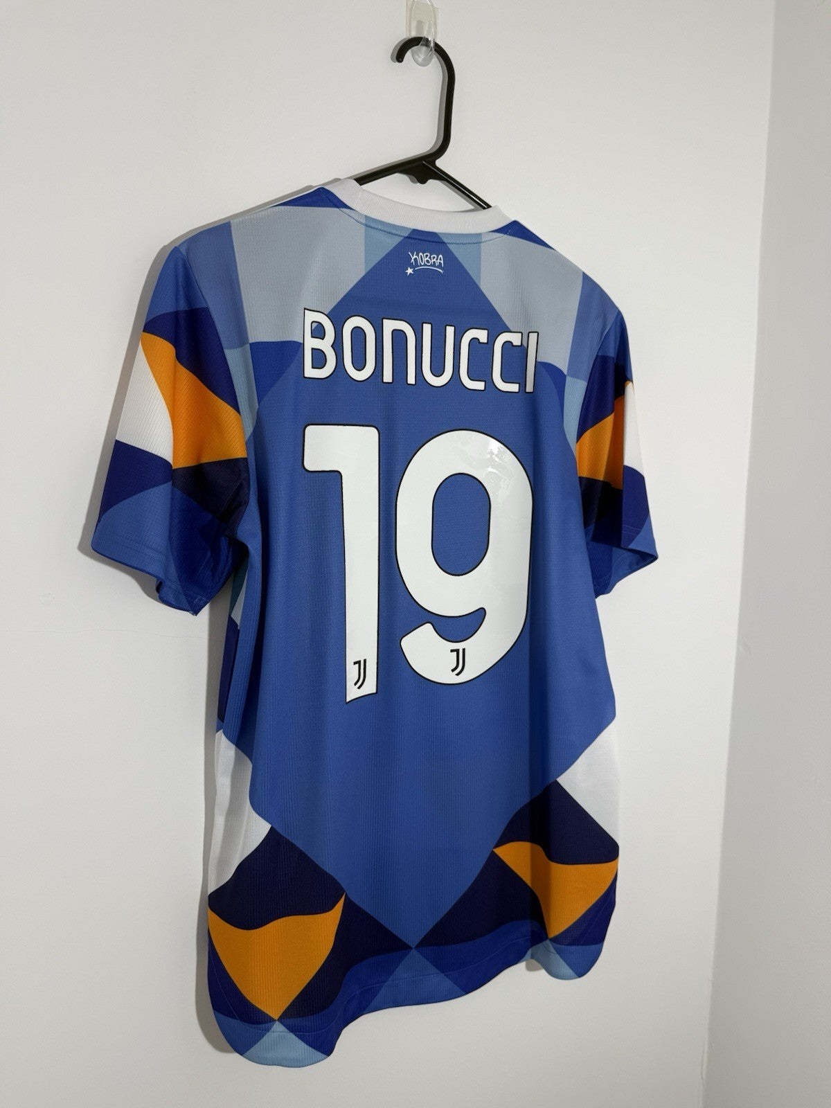 Juventus Bonucci #19 2021/22 Medium 4th Shirt BNWT HM6516