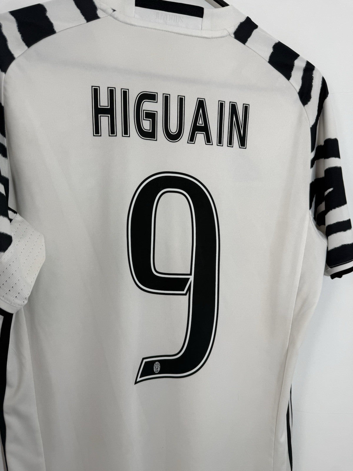Juventus Higuain #9 2016/17 Small 3rd Shirt Adidas Excellent Condition AP8906