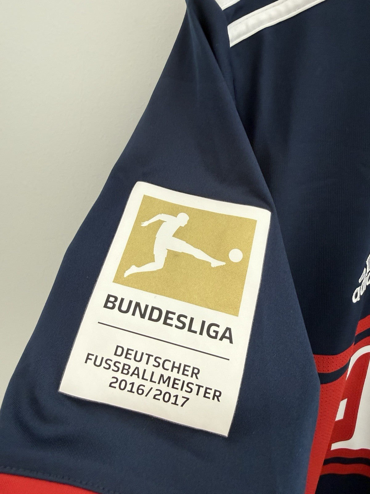 Bayern Munich 2017/18 Medium Away Shirt Adidas Excellent Condition AZ7937
