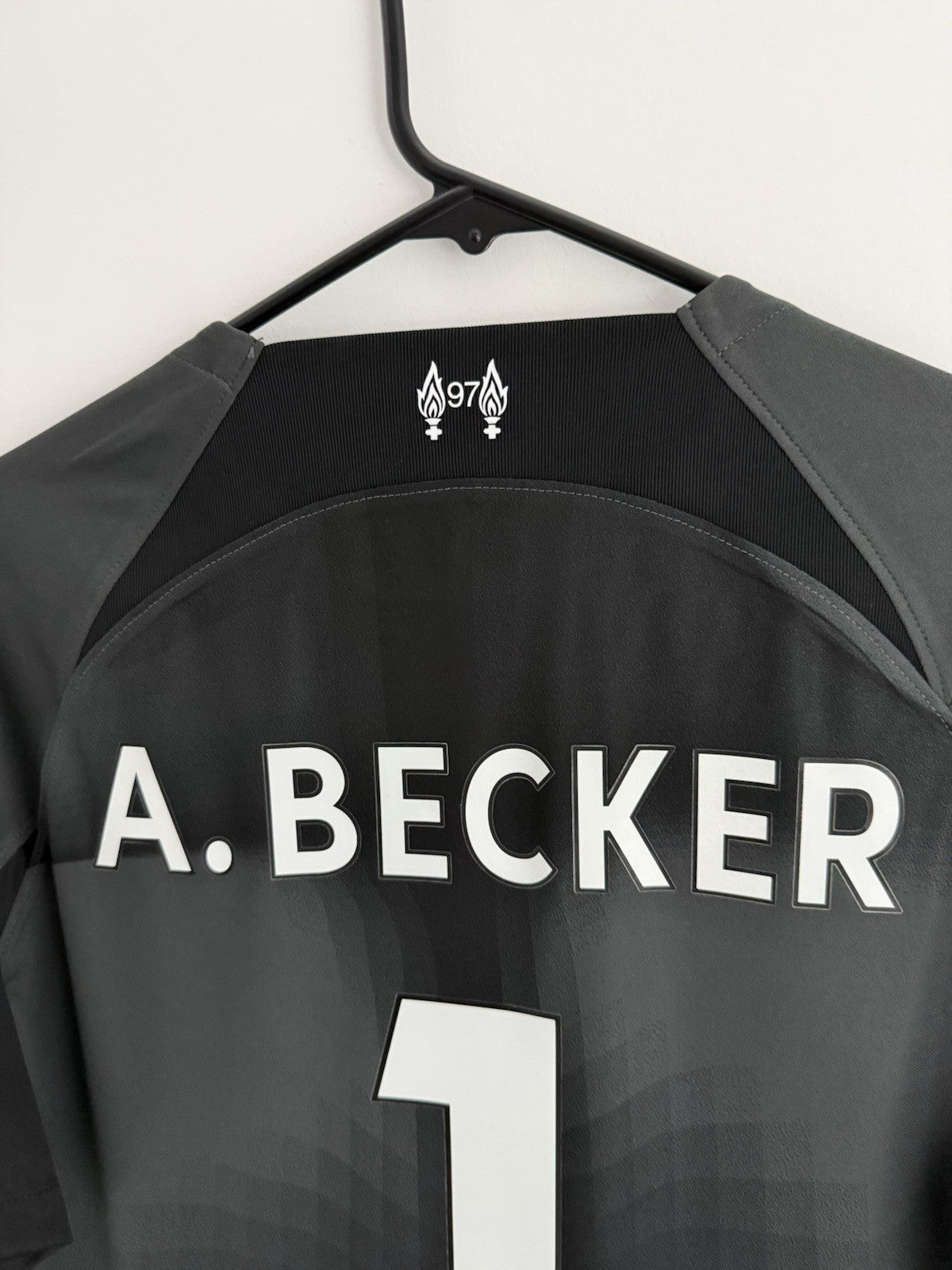 Liverpool A. Becker #1 2022/23 Medium Home GK BNWT DJ7681-061