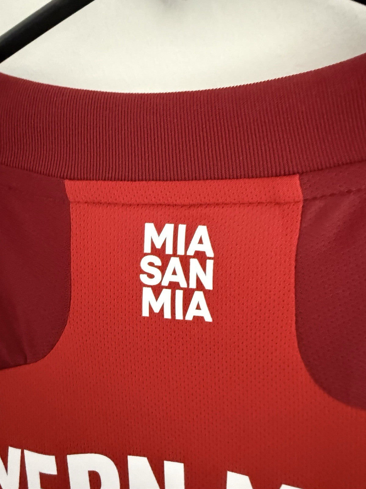 Bayern Munich Lewandowski #9 2021/22 Medium Home BNWT GM5313