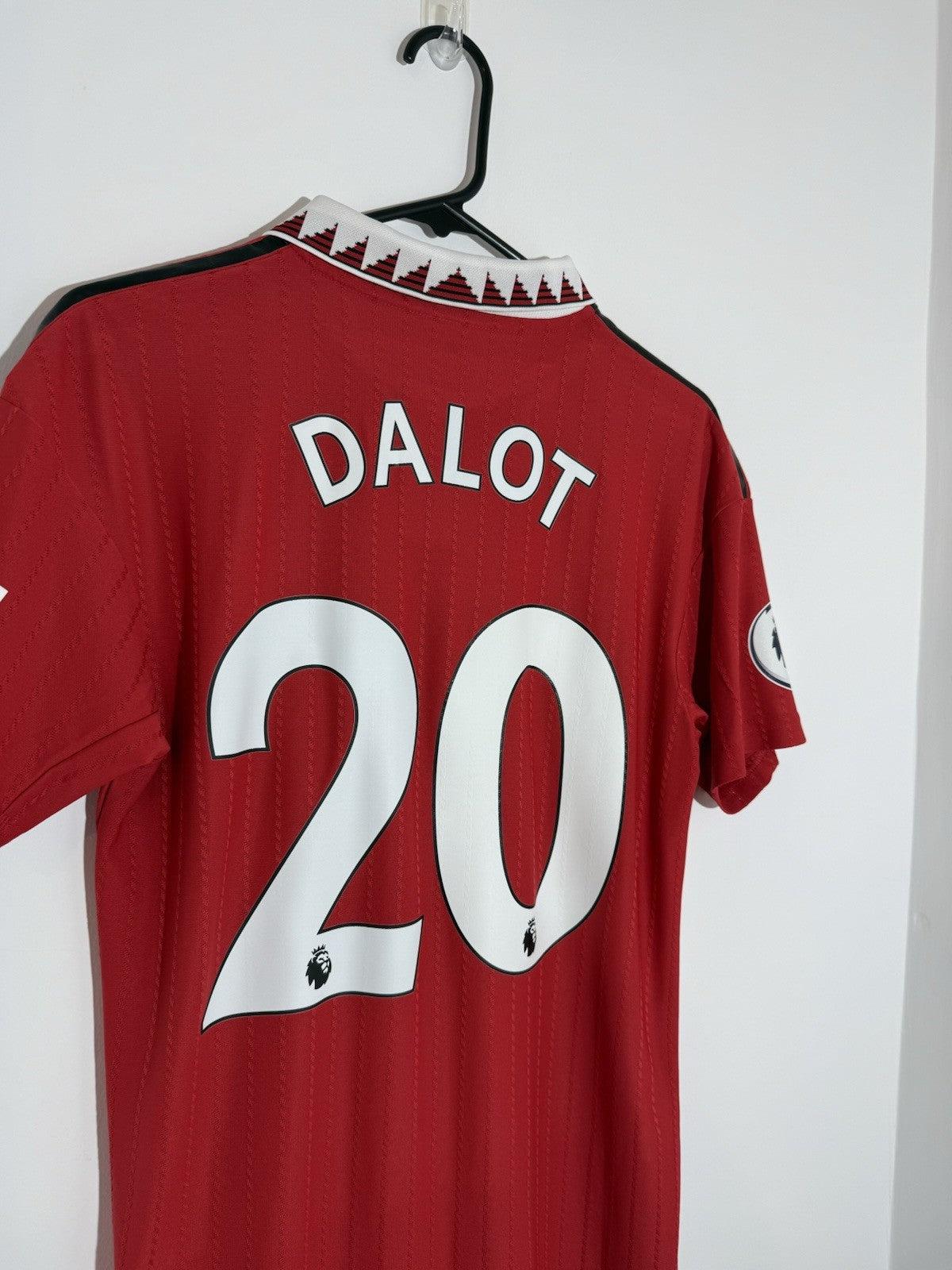 Man United Dalot #20 2022/23 Small Authentic Home Excellent Condition H13889