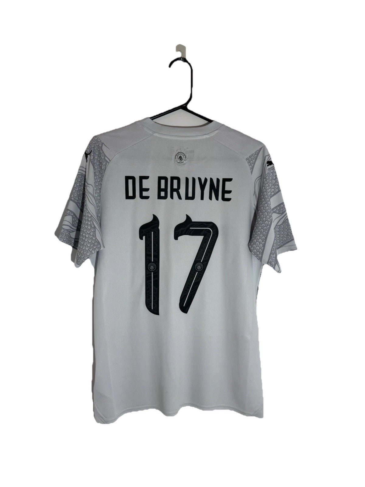 Man City De Bruyne #17 2023/24 CNY Medium Home Excellent Condition 759202-01