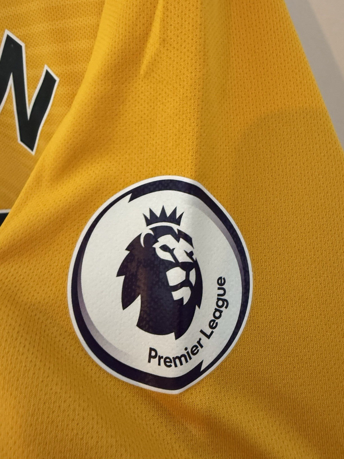 Wolverhampton Wanderers Hee Chan #26 2021/22 Large Home Shirt Castore BNWT