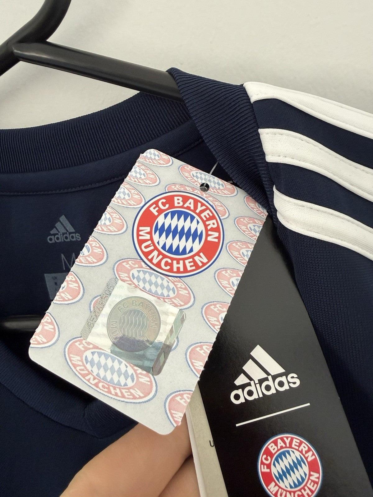 Bayern Munich 2017/18 Medium Away Shirt Adidas BNWT AZ7937