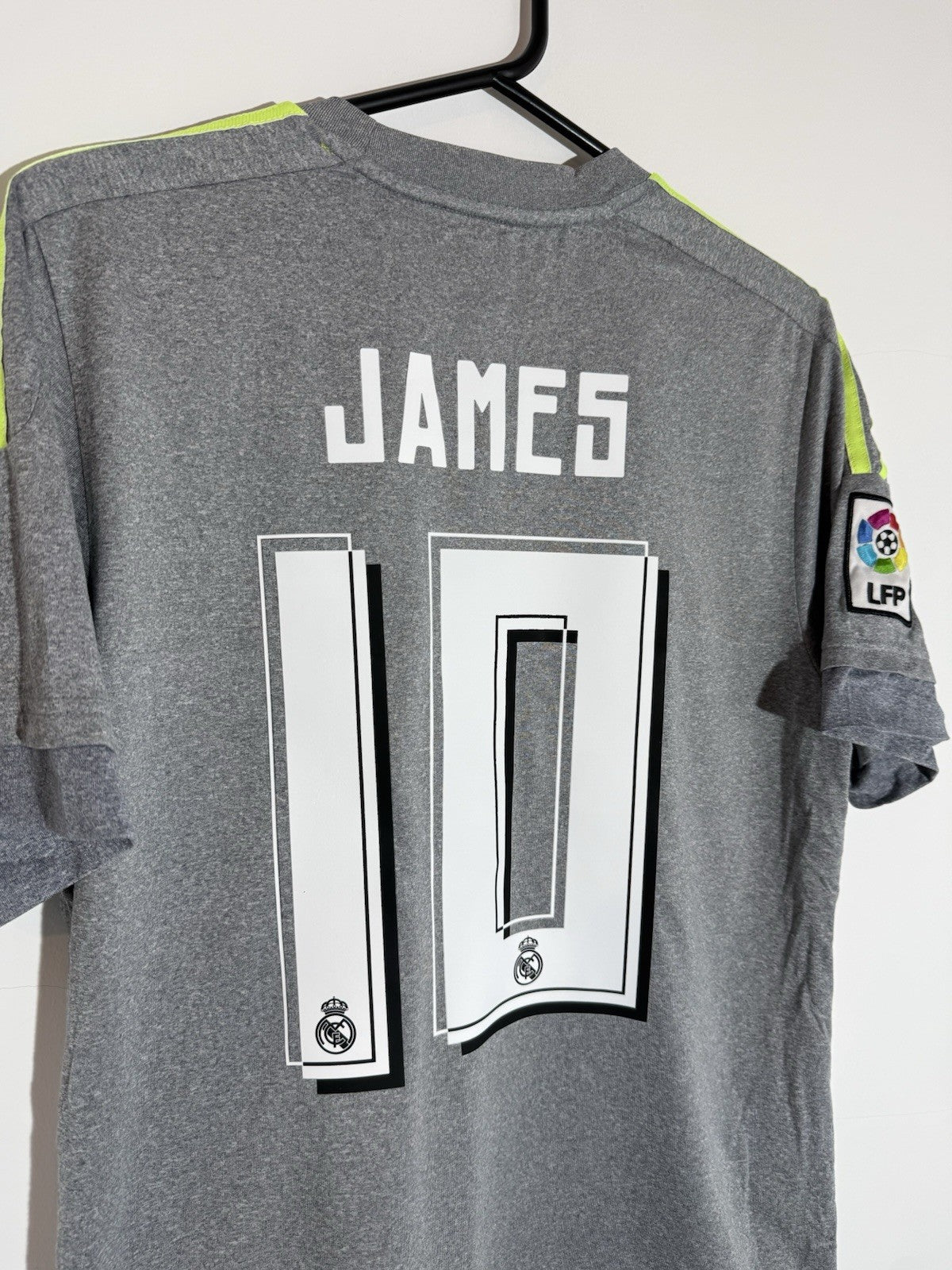 Real Madrid James #10 2015/16 Medium Away Shirt Very Good Condition AK2491