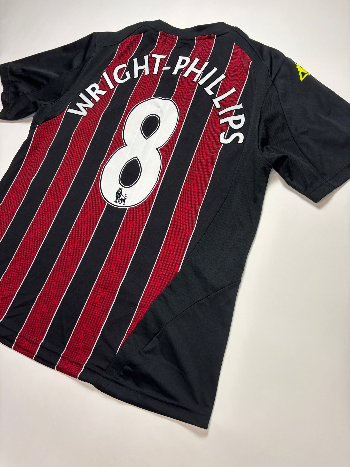 Manchester City Away Shirt 2008/09 (L) Wright-Phillips 8