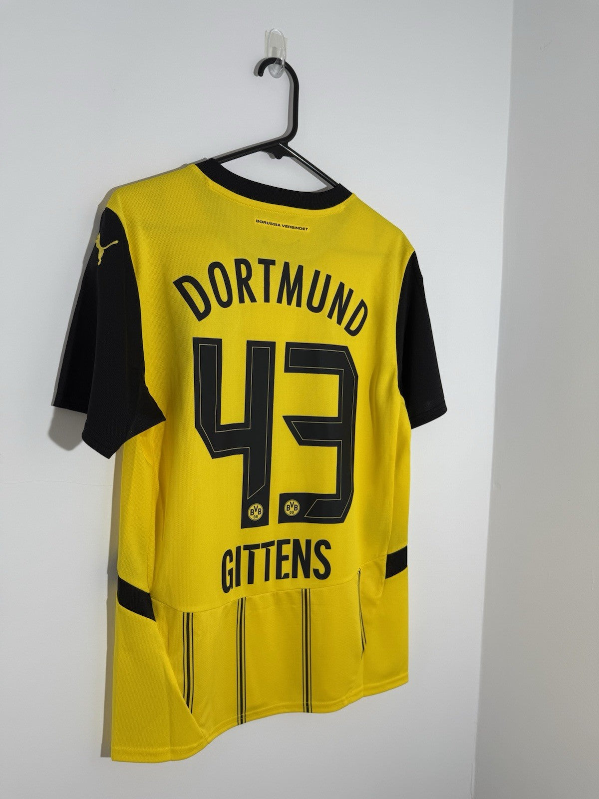 Borussia Dortmund Gittens #43 2024/25 Medium Home Shirt BNWT 774946-01