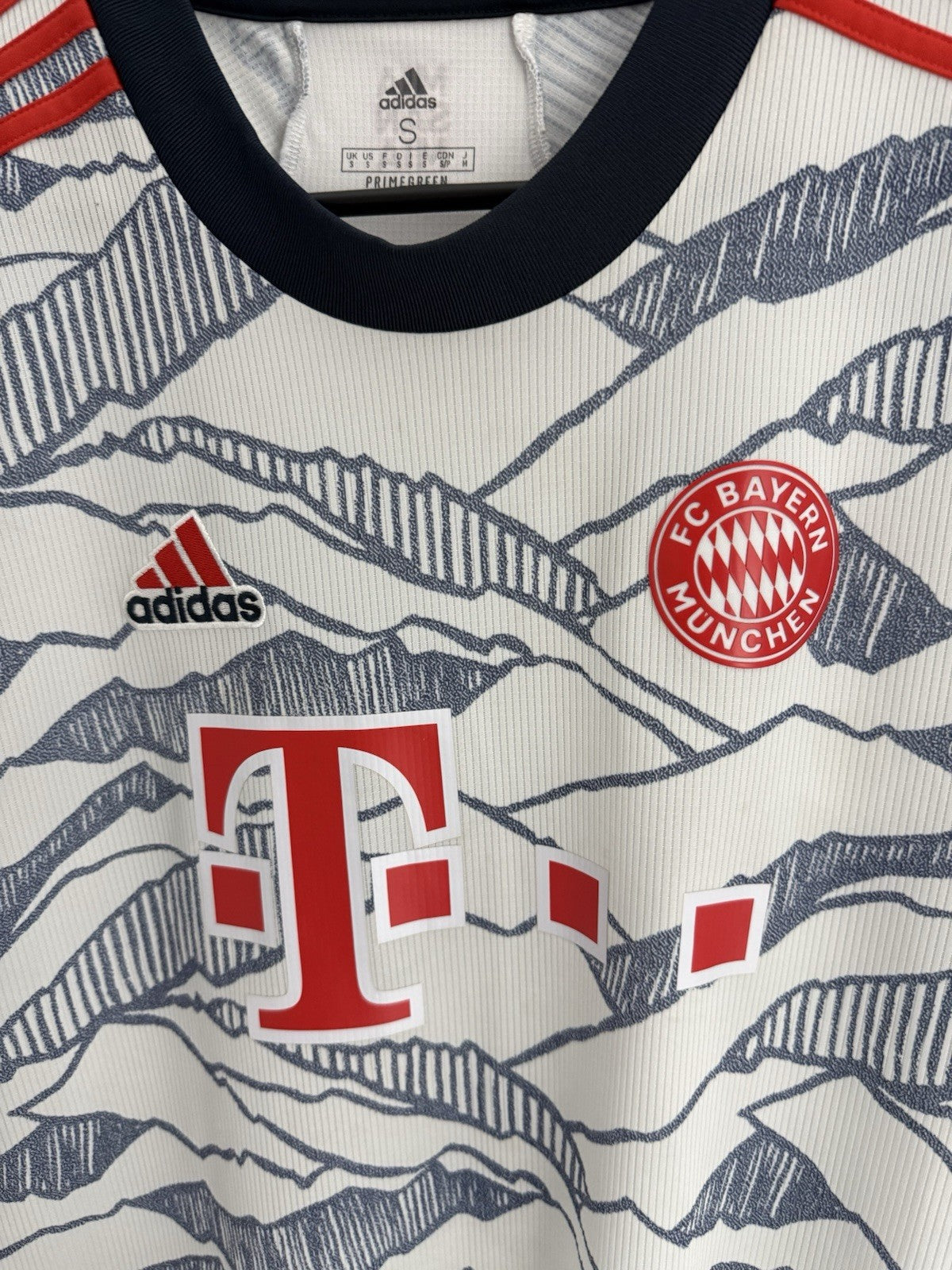 Bayern Munich Kimmich #6 2021/22 Small 3rd Shirt Excellent Condition GM5315