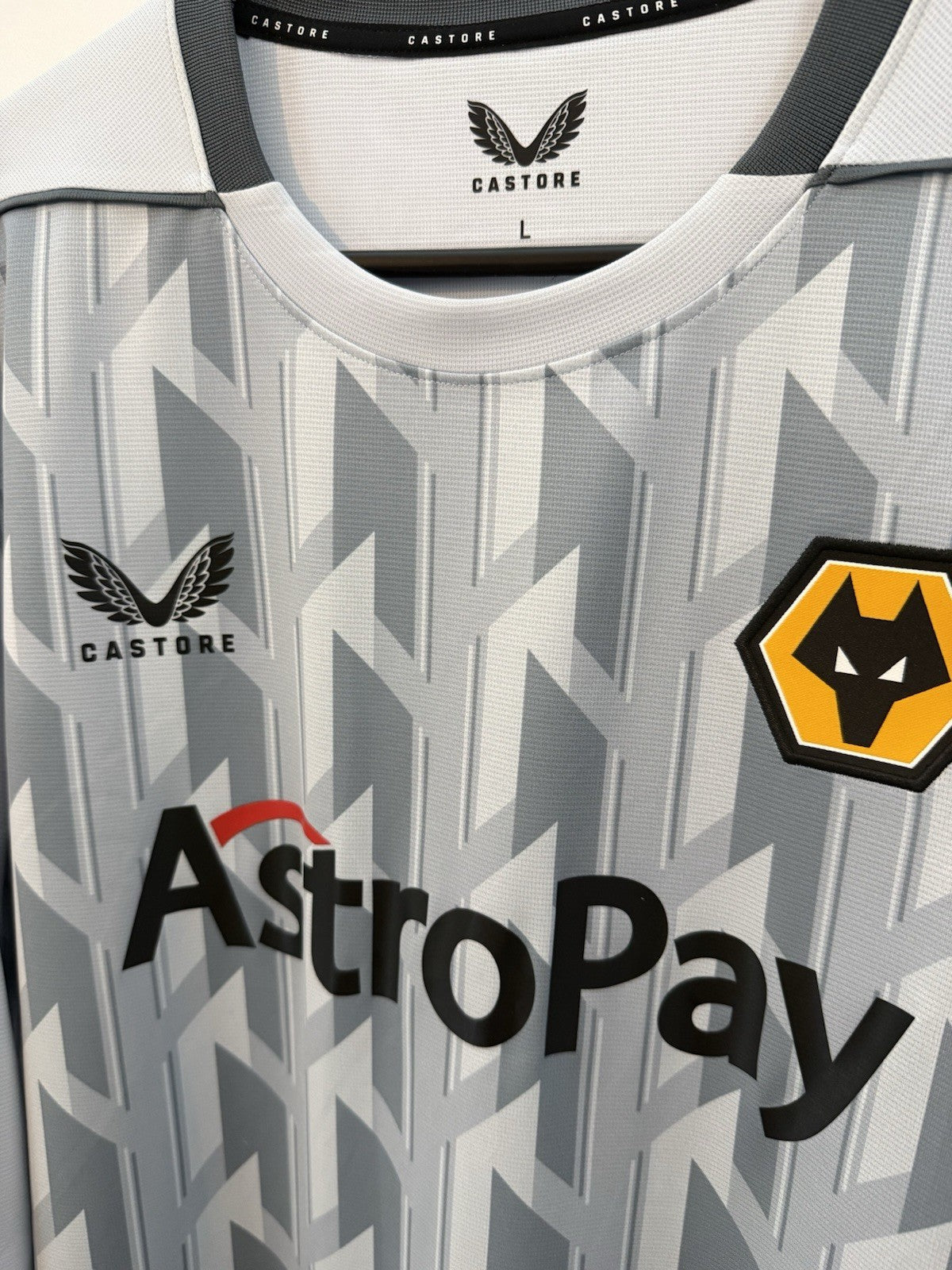 Wolverhampton Wanderers Hee Chan #11 2022/23 Large L/S Away Shirt Castore BNWT