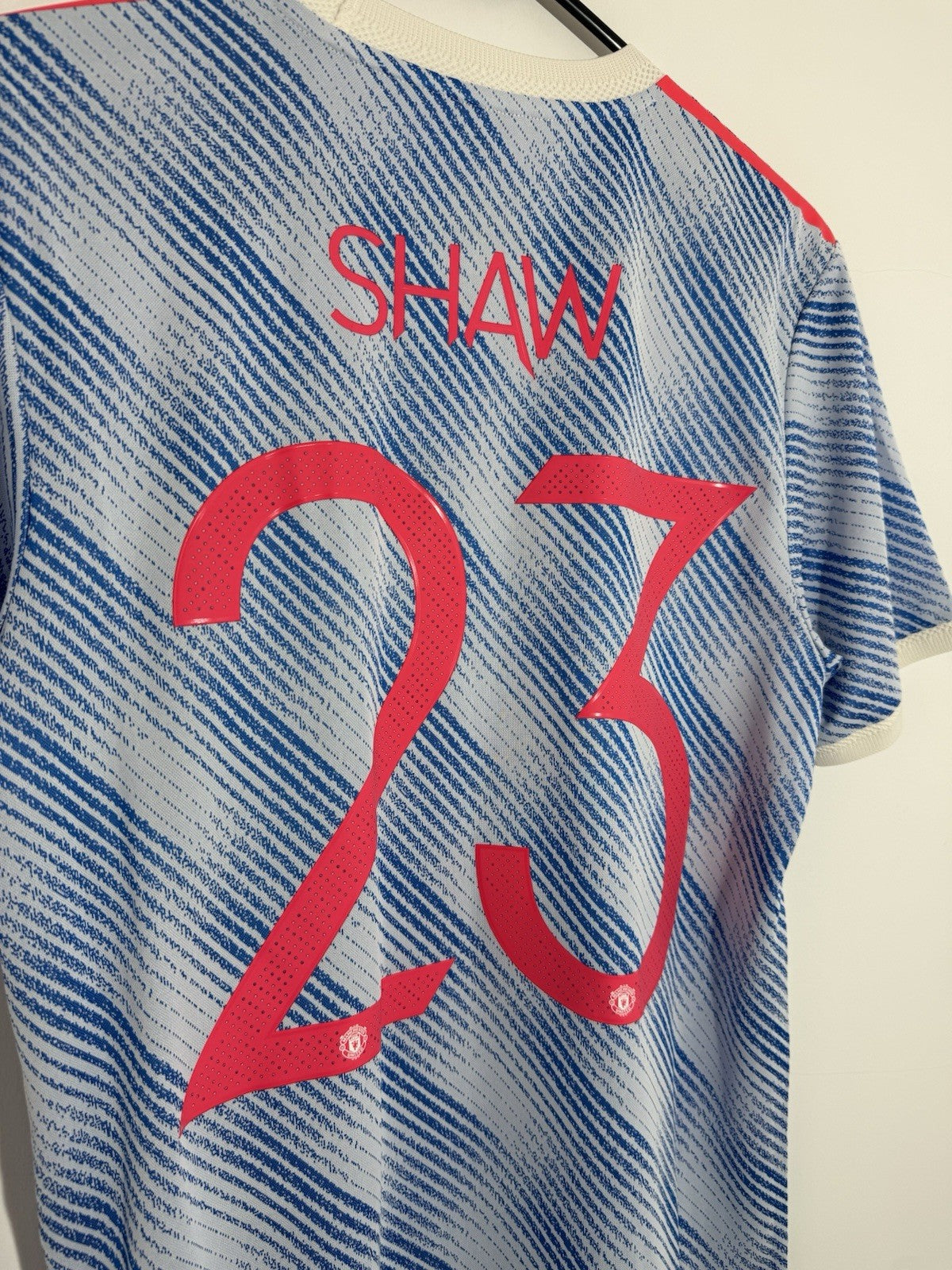 Manchester United Shaw #23 2021/22 Medium Authentic Away Shirt BNWT GM4622