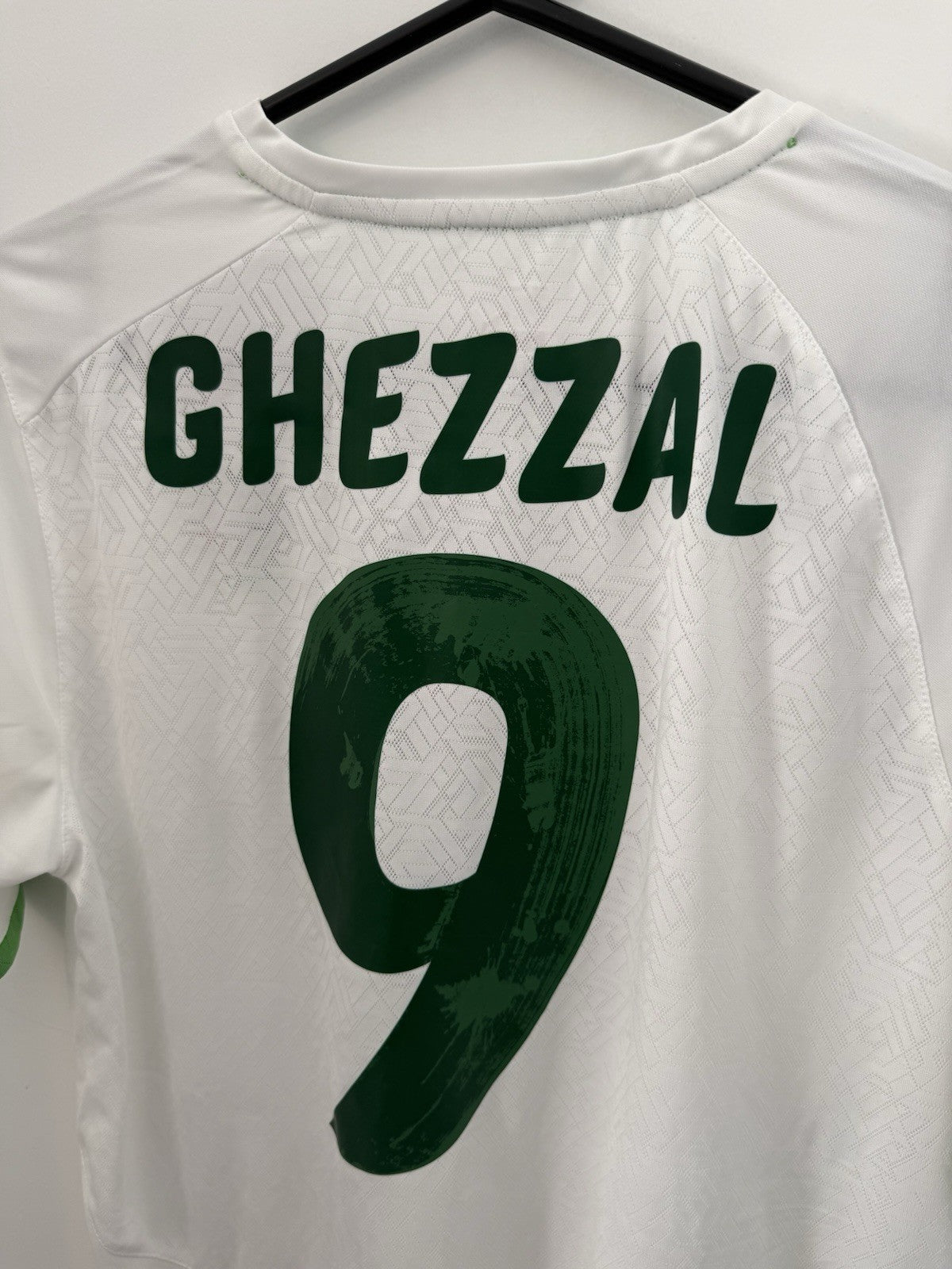 Algeria Ghezzal #9 WC 2010 Medium Home Shirt Puma Excellent Condition