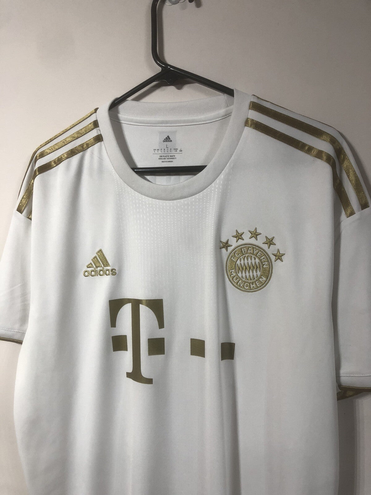 Bayern Munich Mane #17 2022/23 Large Away Shirt Excellent Condition HI3886