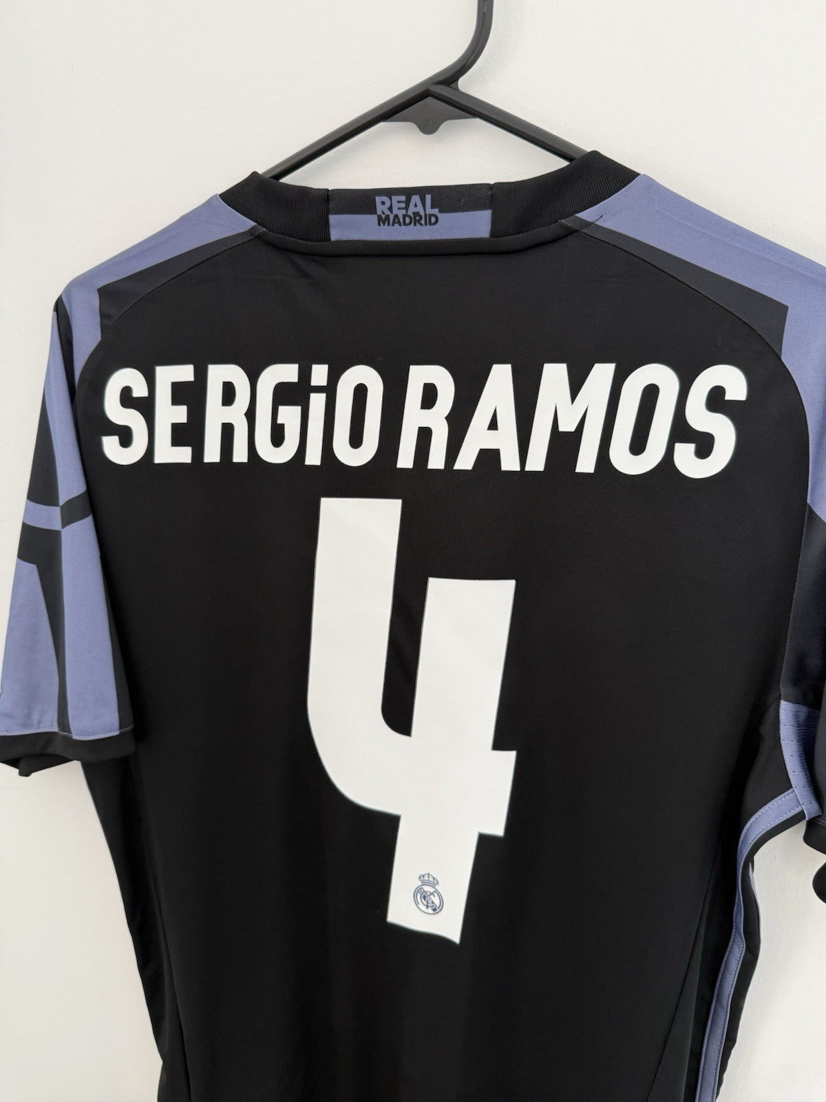 Real Madrid Sergio Ramos #4 2016/17 Small 3rd Shirt Excellent Condition AI5139