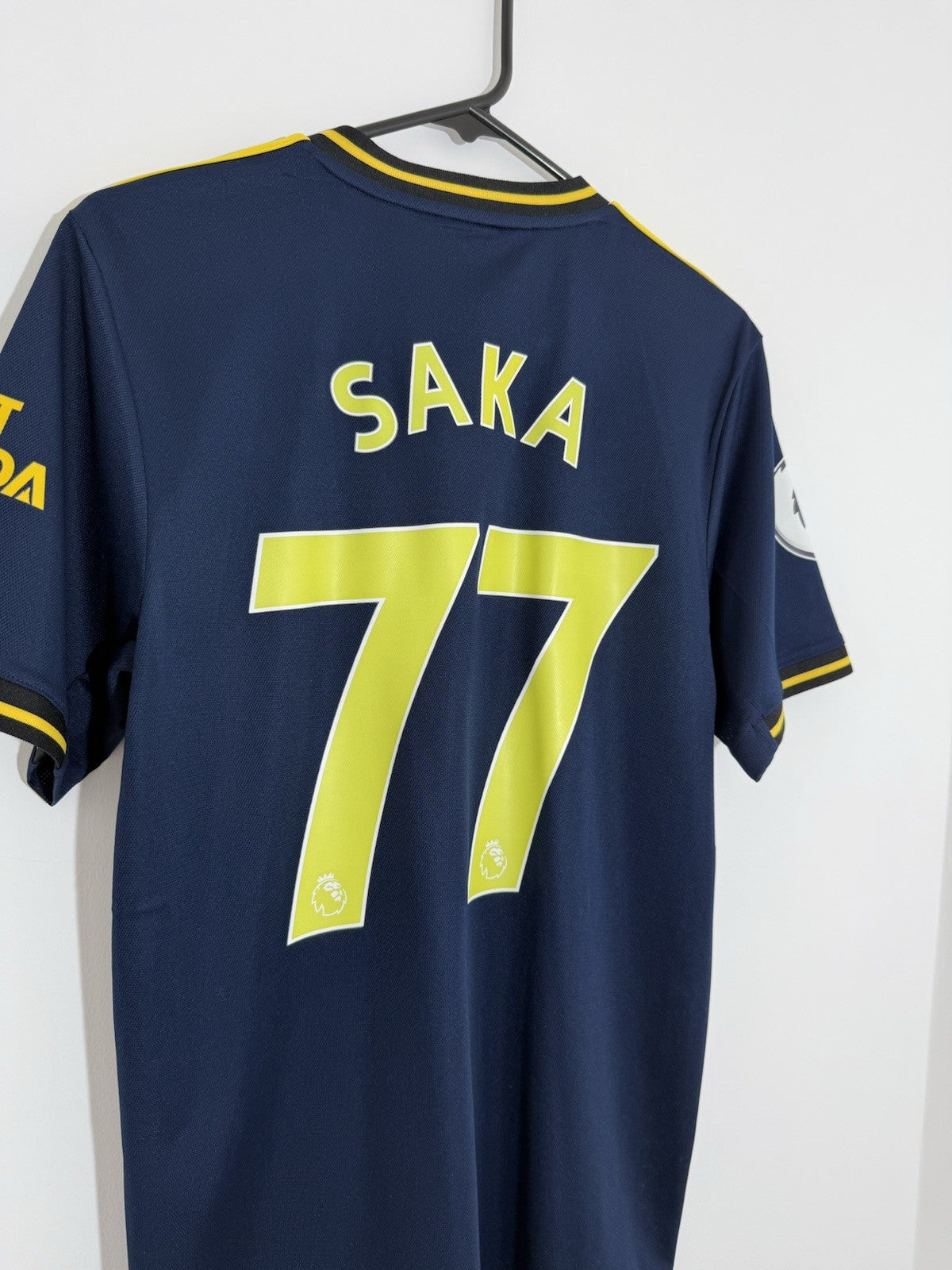 Arsenal Saka #77 2019/20 Medium 3rd Shirt Excellent Condition FJ9322