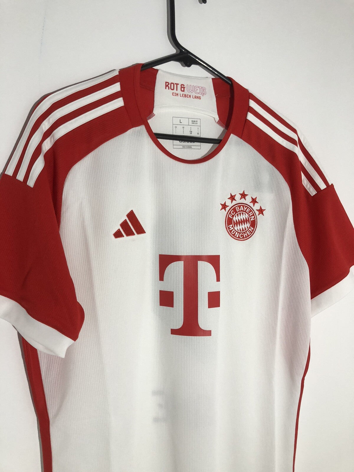 Bayern Munich Kane #9 2023/24 Large Home Shirt BNWT IJ7442