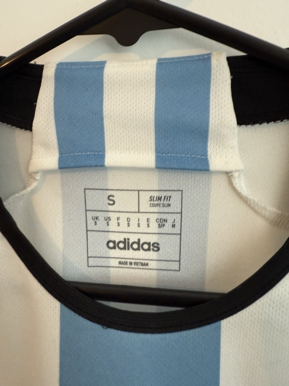 Argentina Messi #10 2022 Small Home Shirt Adidas Very Good Condition HF2158