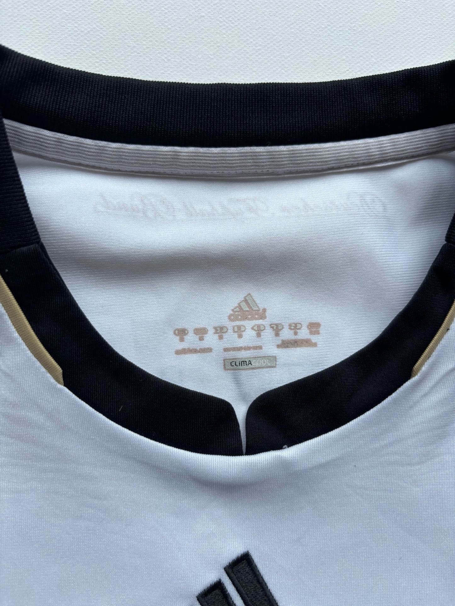 Germany Home Shirt 2010 (M) Ozil 8