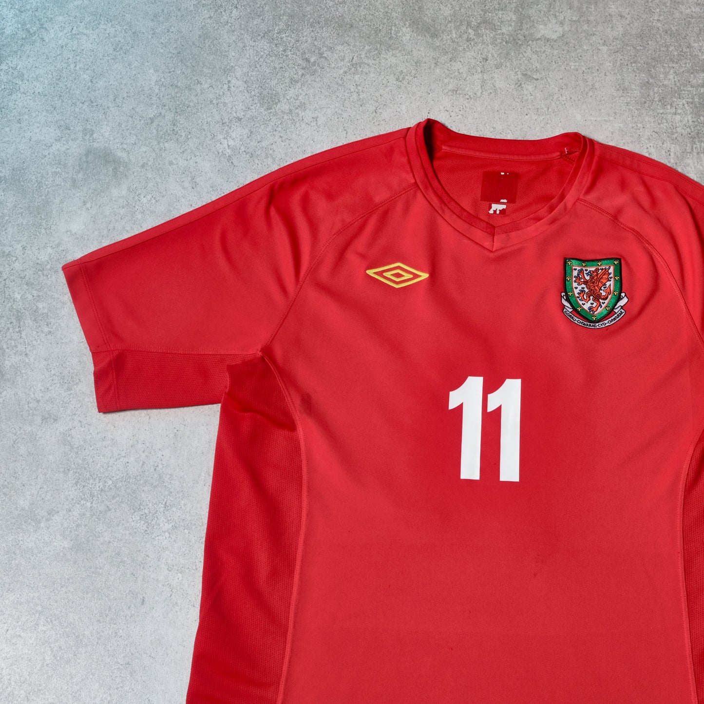 2010 Wales Home Shirt Umbro Bale (L)