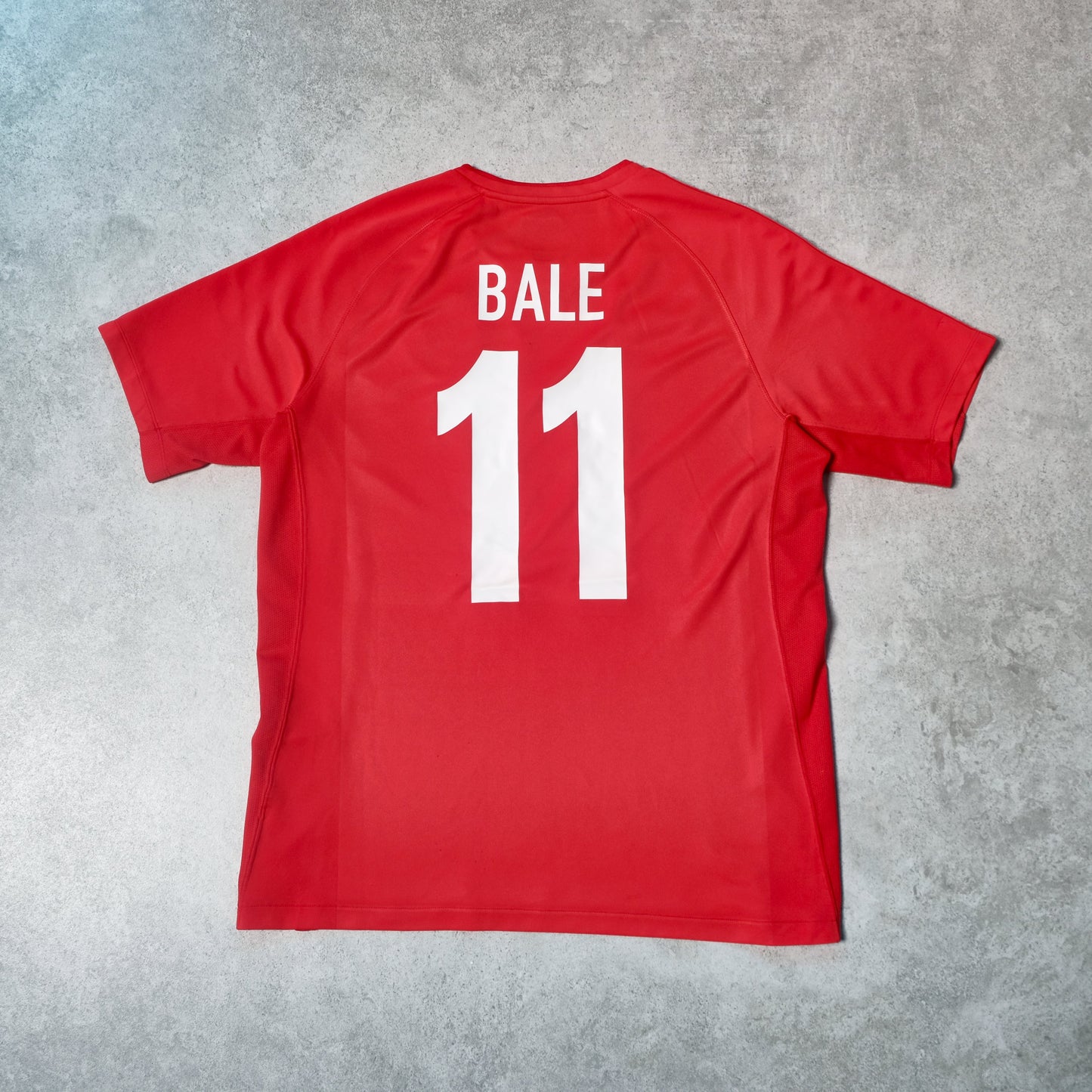 2010 Wales Home Shirt Umbro Bale (L)