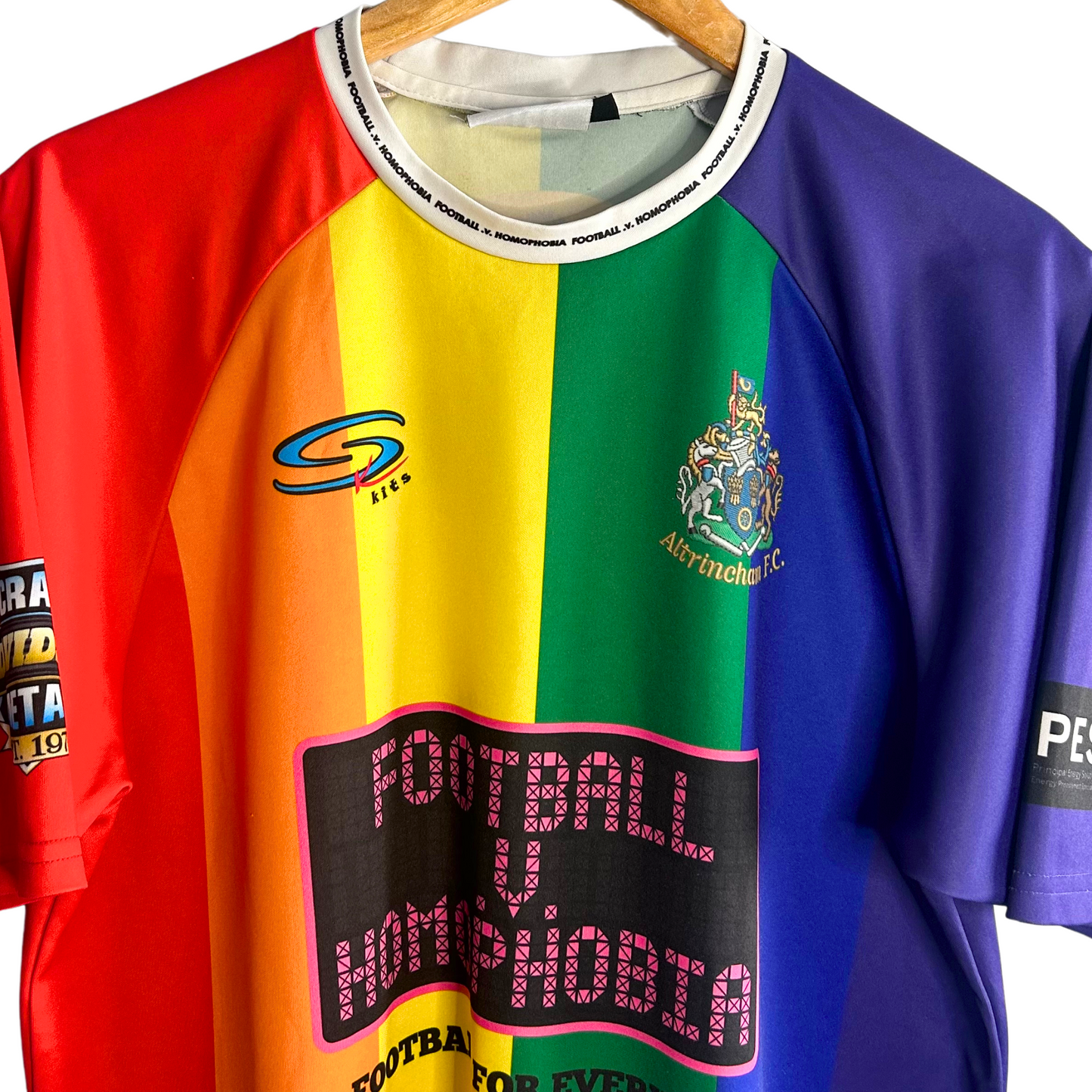 2018-21 Altrincham FC LGBT Fourth Shirt - M