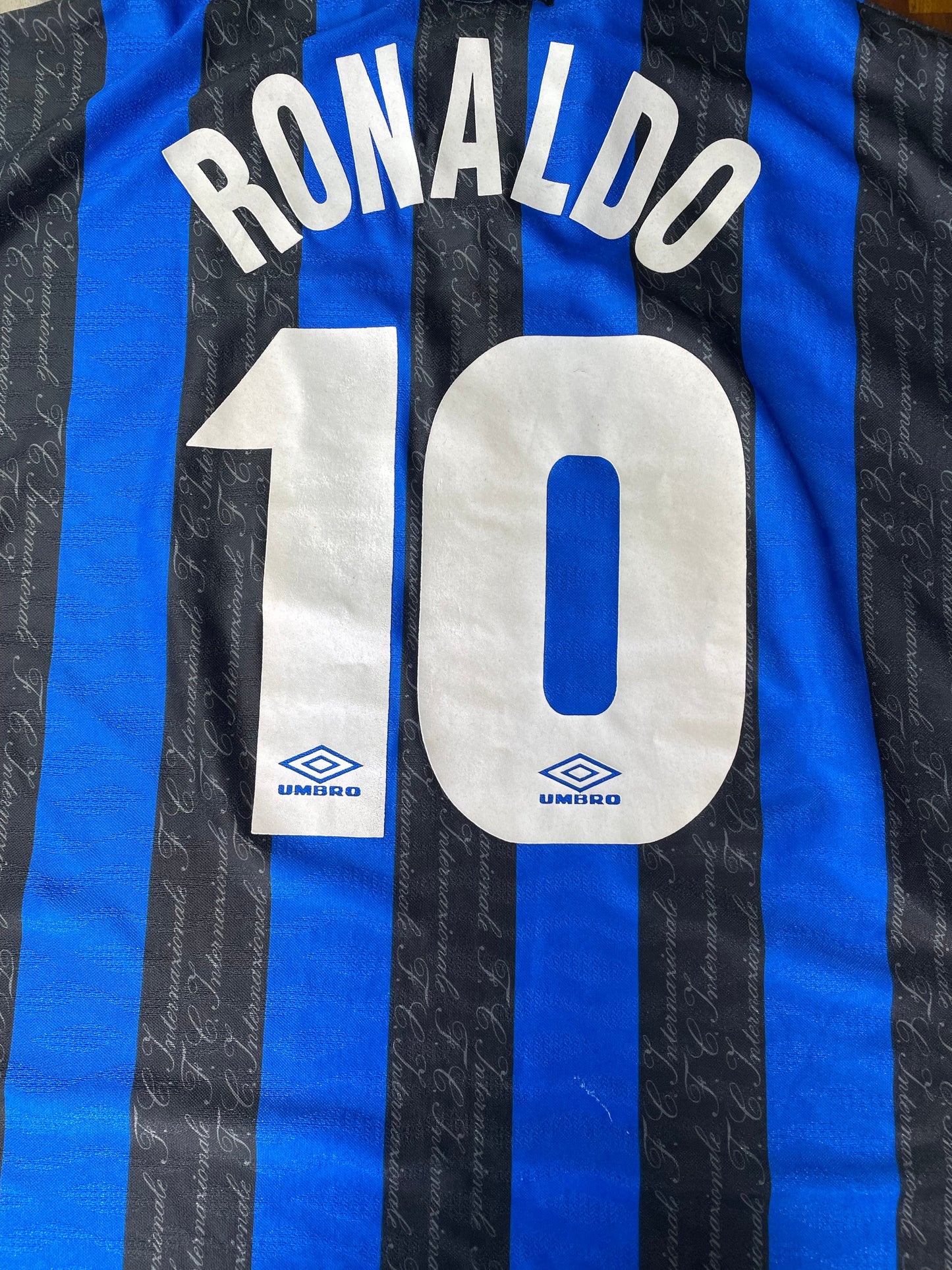Store Shirt • Inter Milan • 1997 • Umbro • Home • Ronaldo • Size L