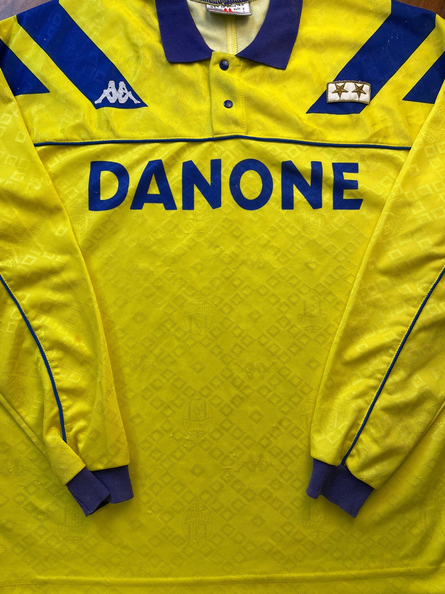 Store Shirt • Juventus • 1993 • Kappa • Away • Size L