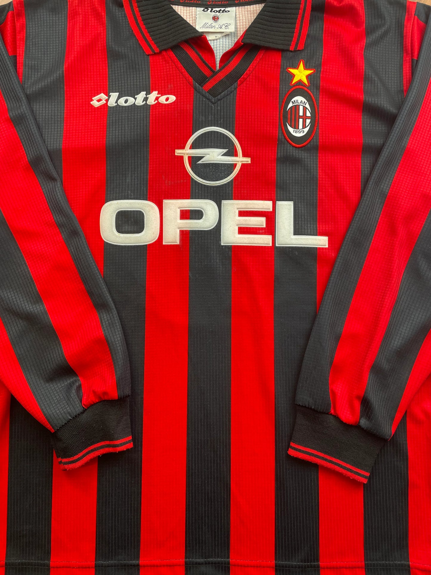 Match Shirt • Club • AC Milan • 1997 • Lotto • Home • #9 • Patrick Kluivert • Match Worn